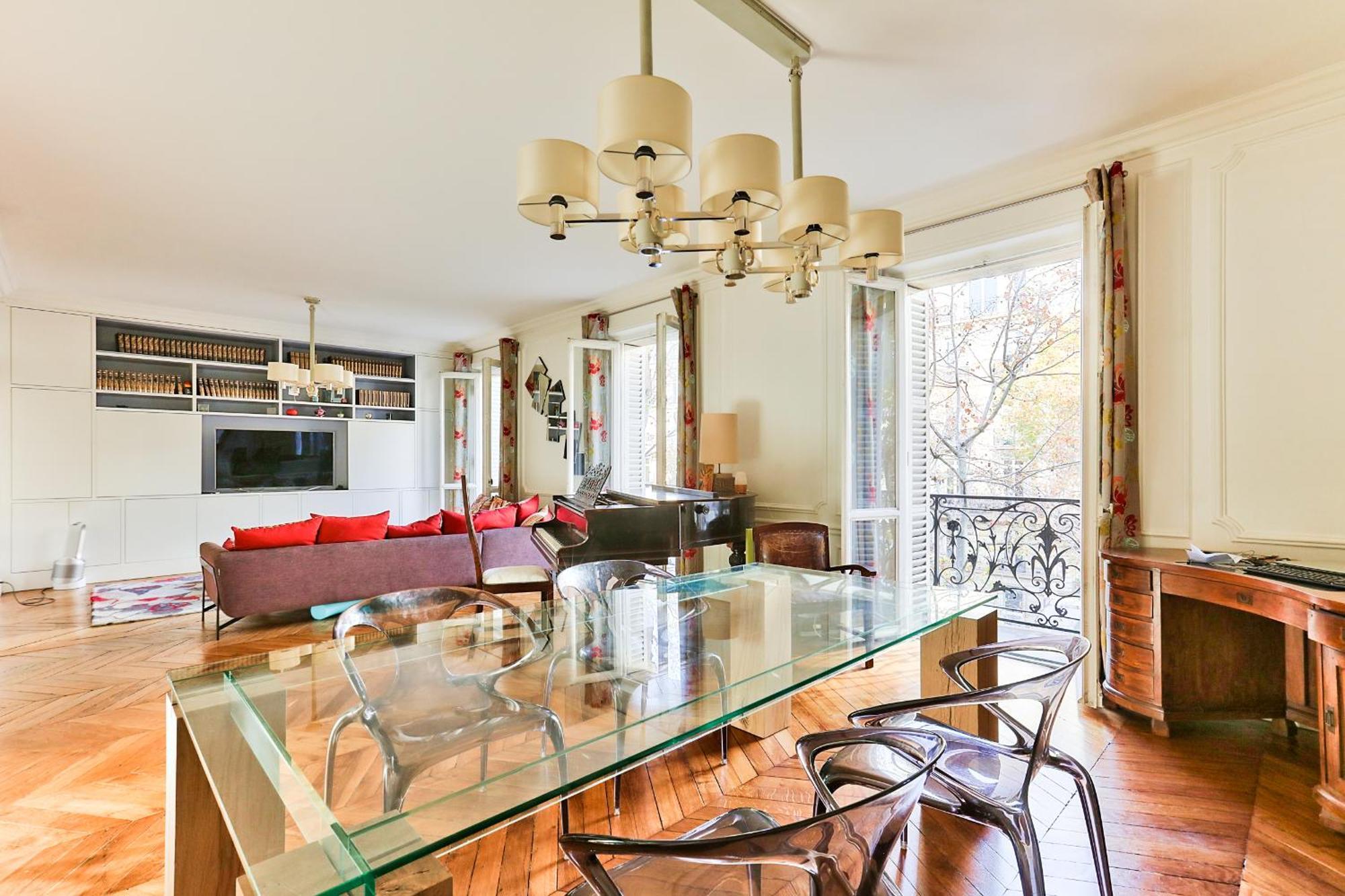140m2 Proche Des Champs Elysees Apartment Paris