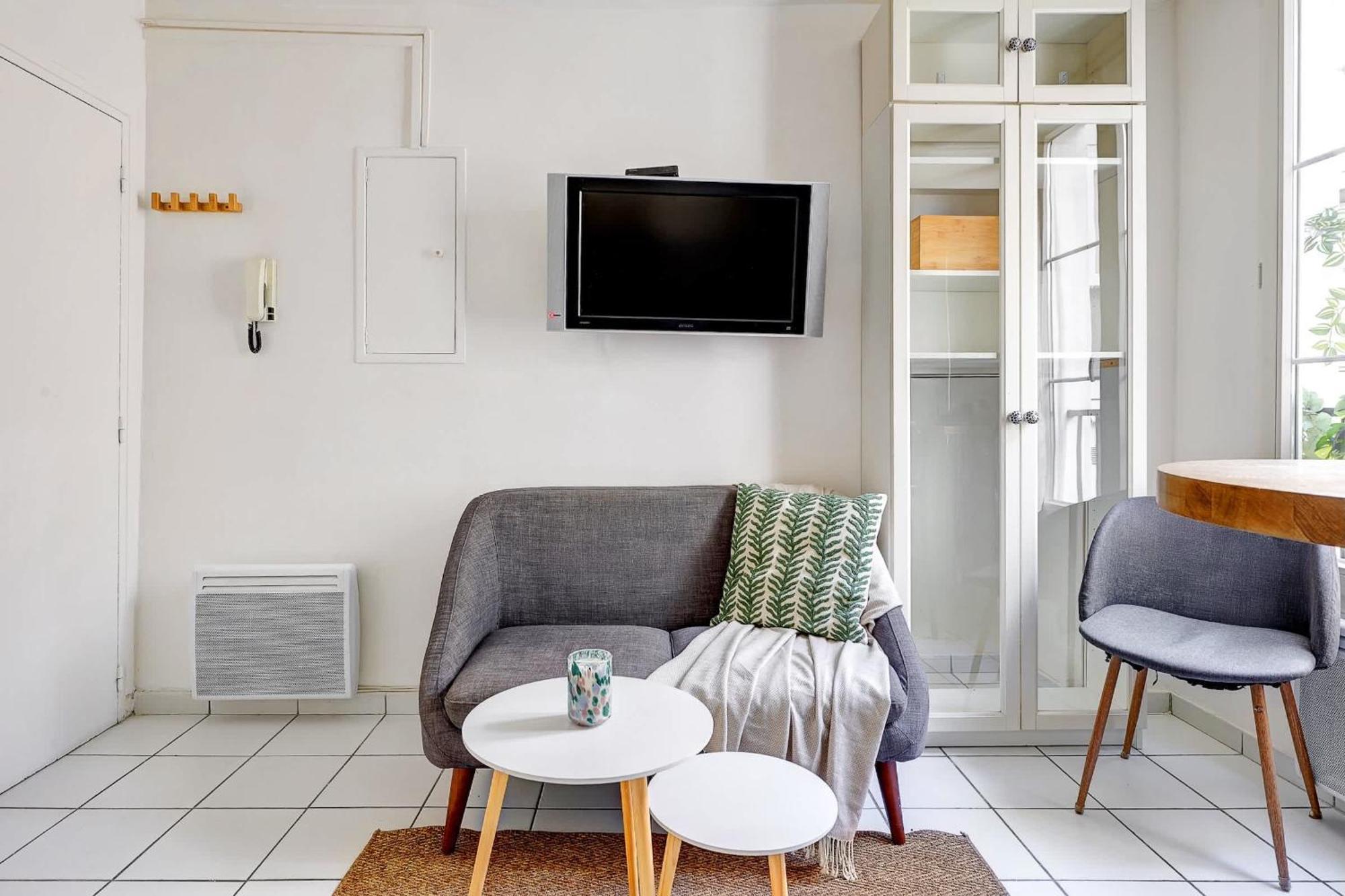 Cozy Near Eiffel Tower & Invalides & Seine Flat Apartment