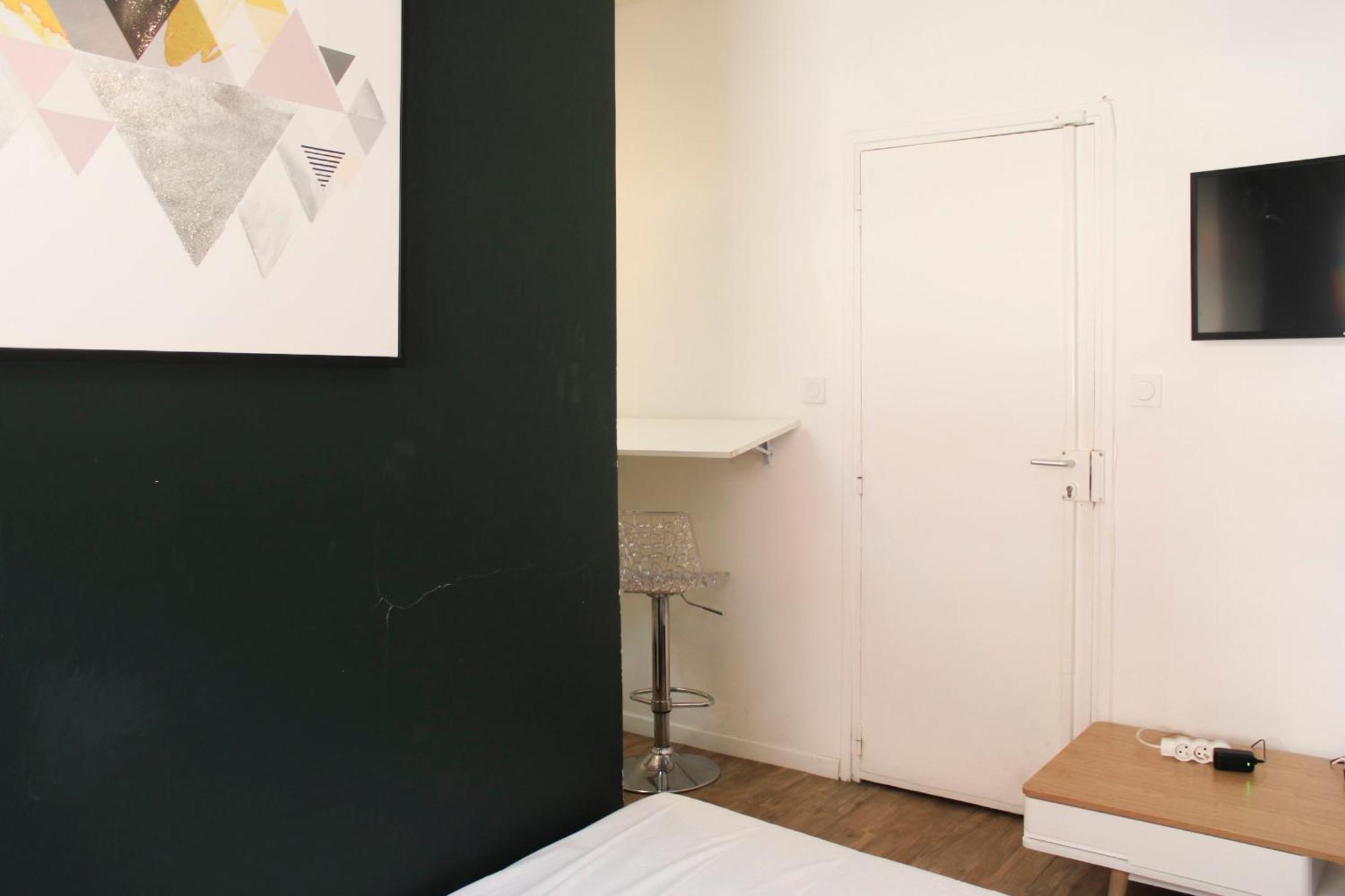 Apartment Cozy Perfect For A In Paris