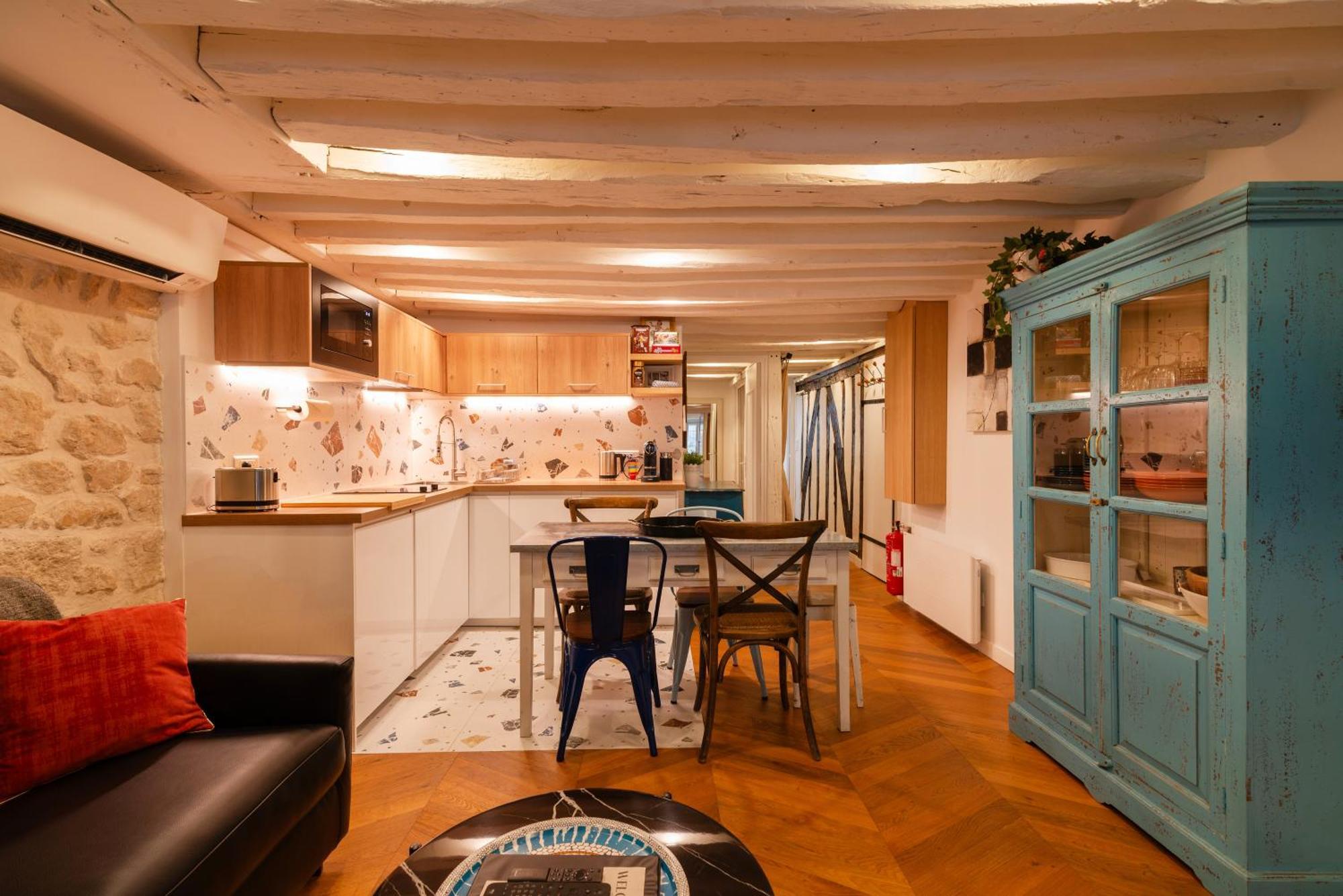 Champs Elysee Near President's Palace With And Ac Apartment *