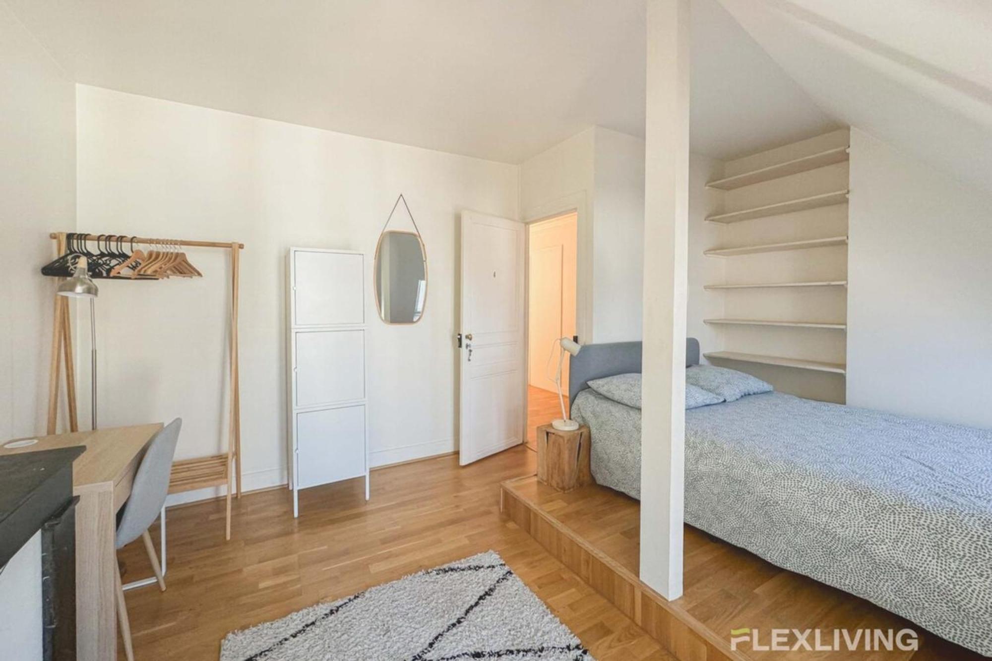 Flexliving - Whole Flat - Bausset Apartment *