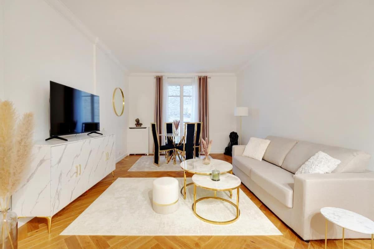 Luxury Montaigne Paris