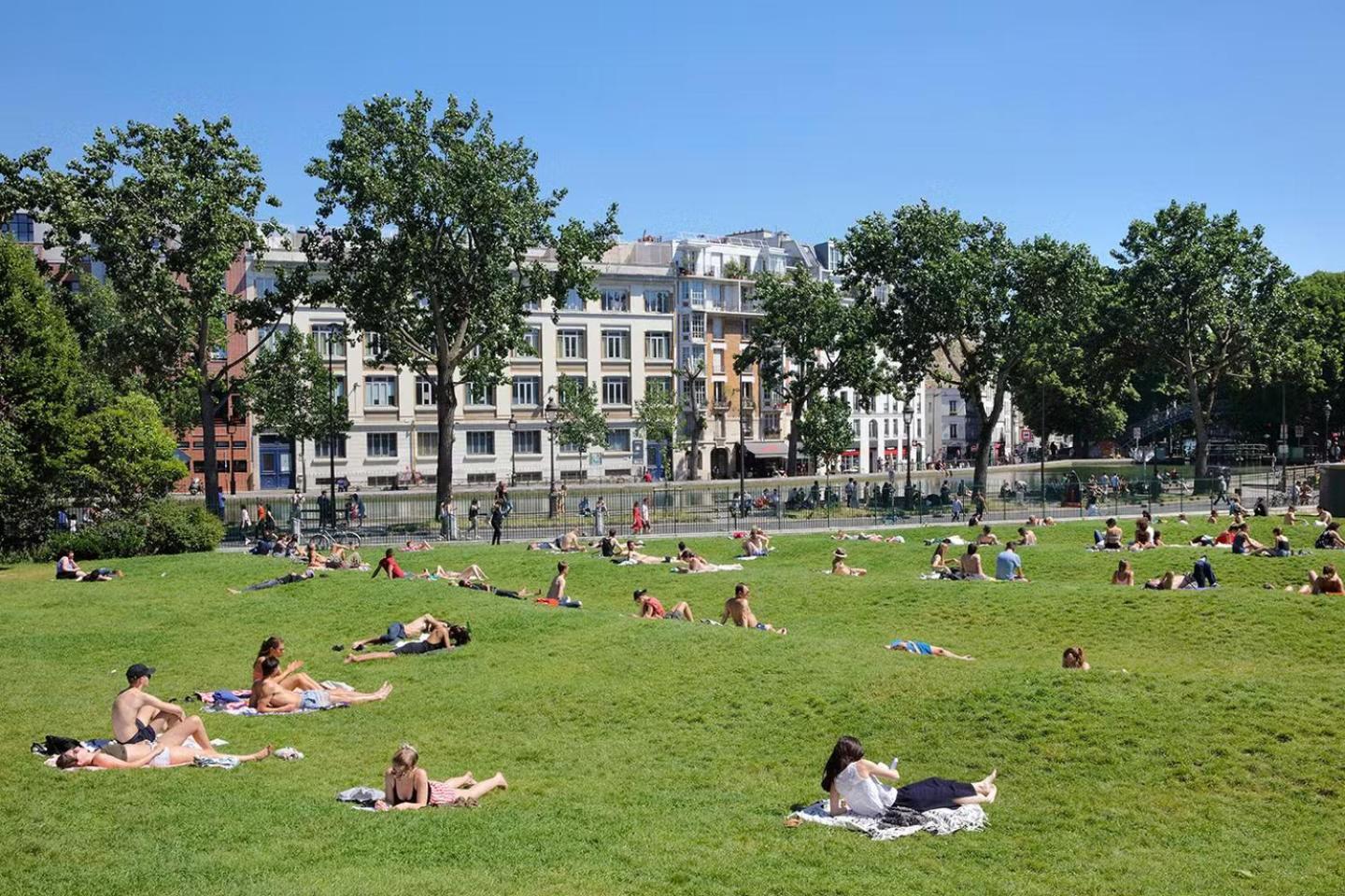 Paradis Du Canal St-martin Et Jardin Villemin *
