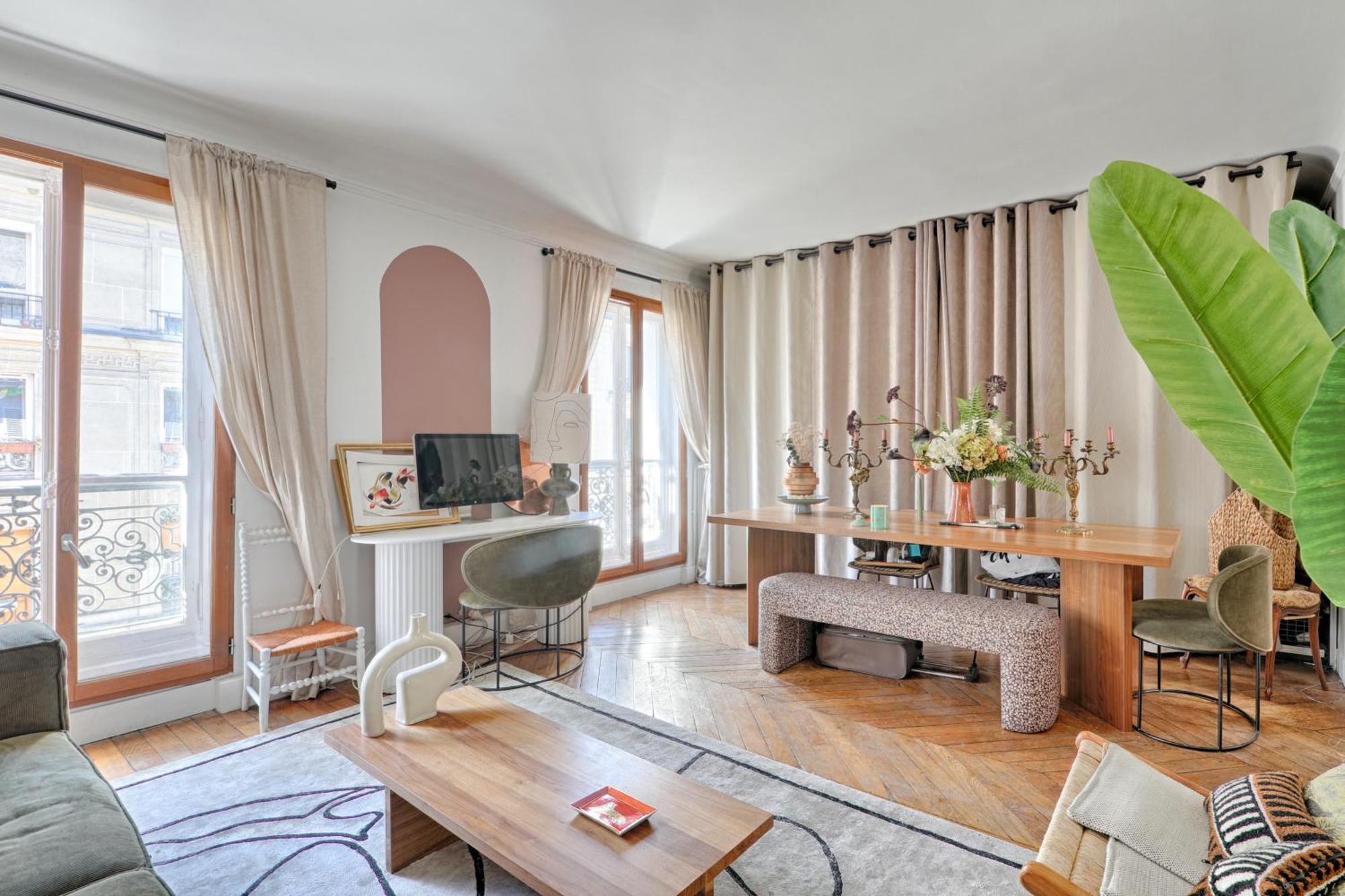 Apartment Design In Montmartre! Paris