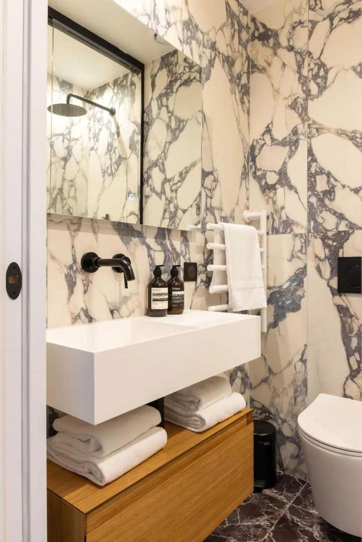Chic With Ac 3br 6p Palais Garnier Apartment Paris