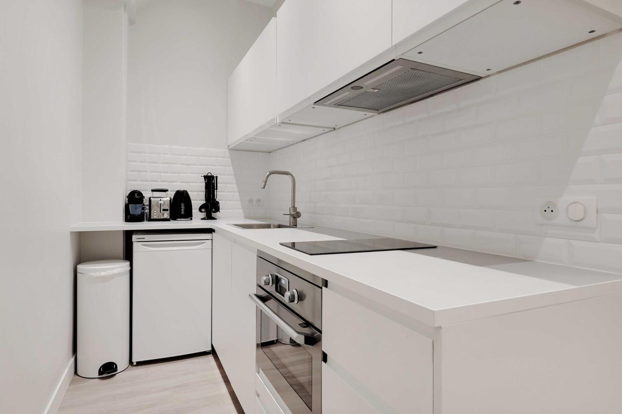 Modern 1br- 4p Le Marais Quarter Apartment