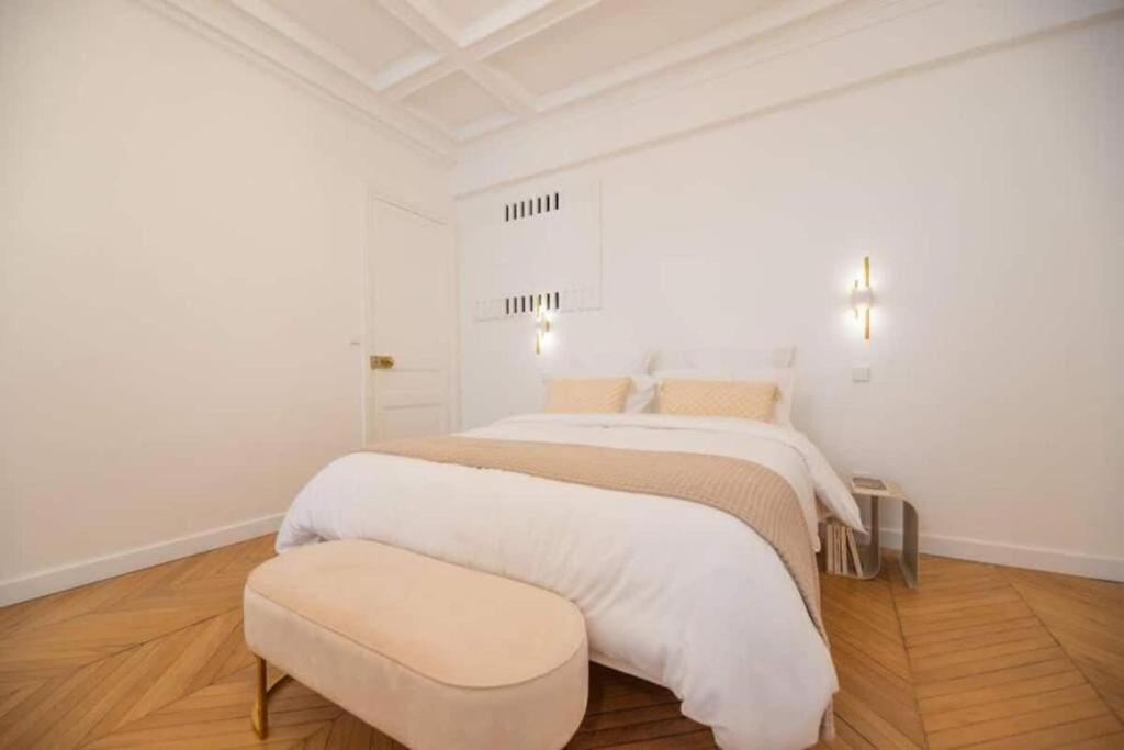 Luxury Montaigne Paris