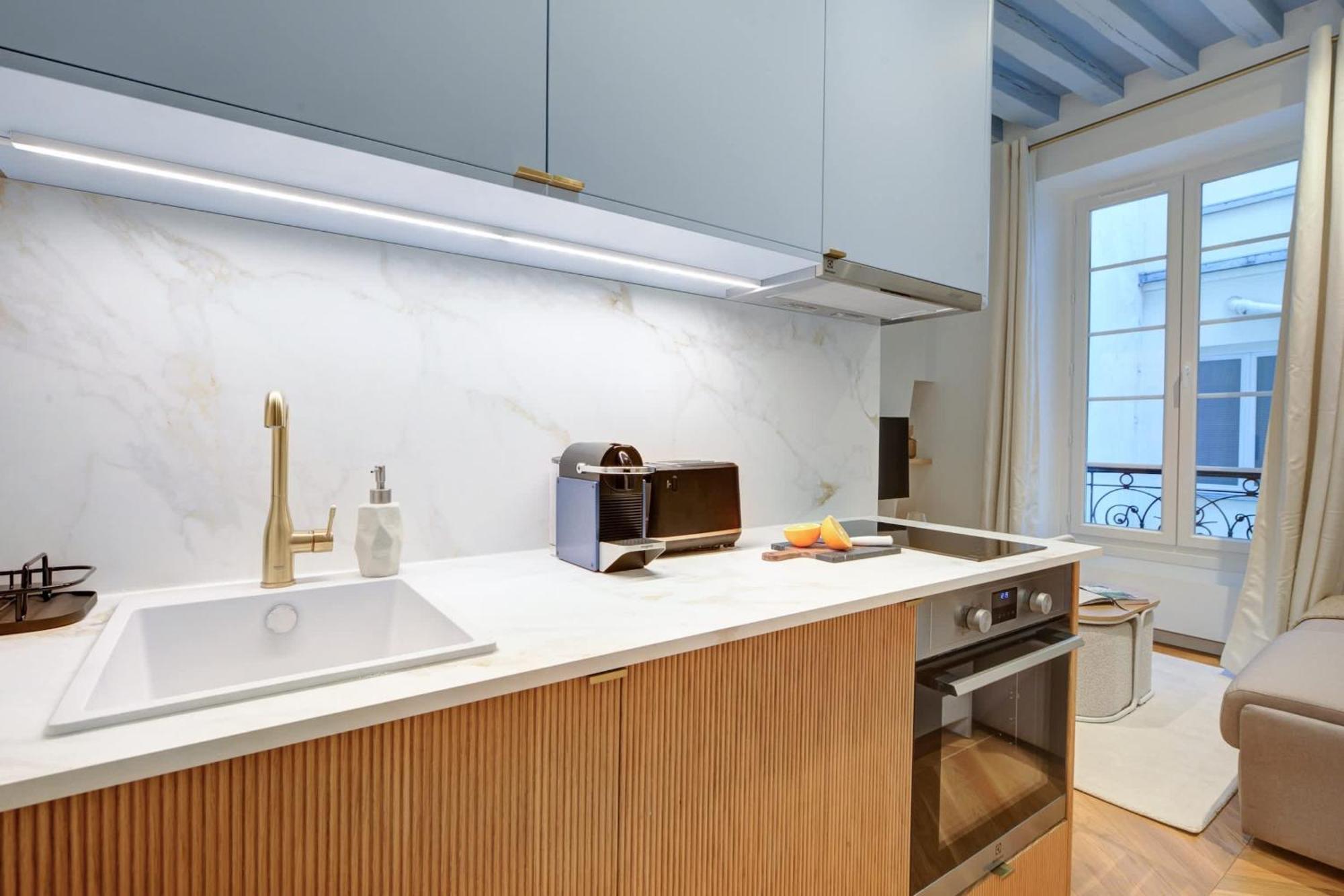 Apartment Bnbnova - Le Marais & Notre-dame Paris