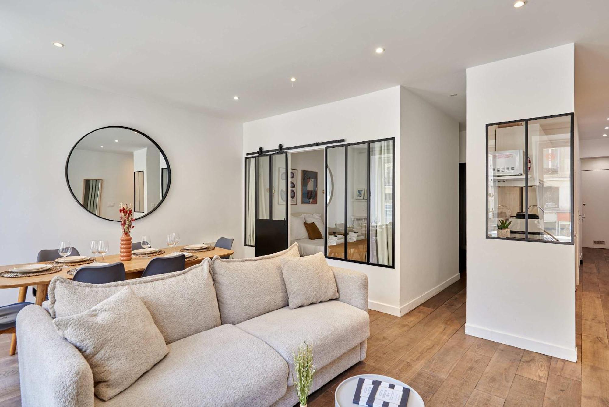 2 Bedrooms Center Of Apartment Paris