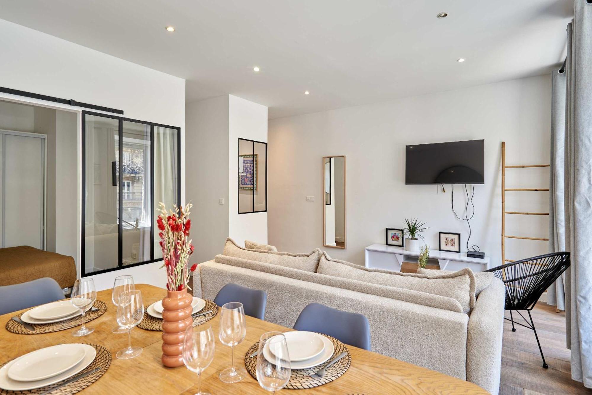 Apartment 2 Bedrooms Center Of