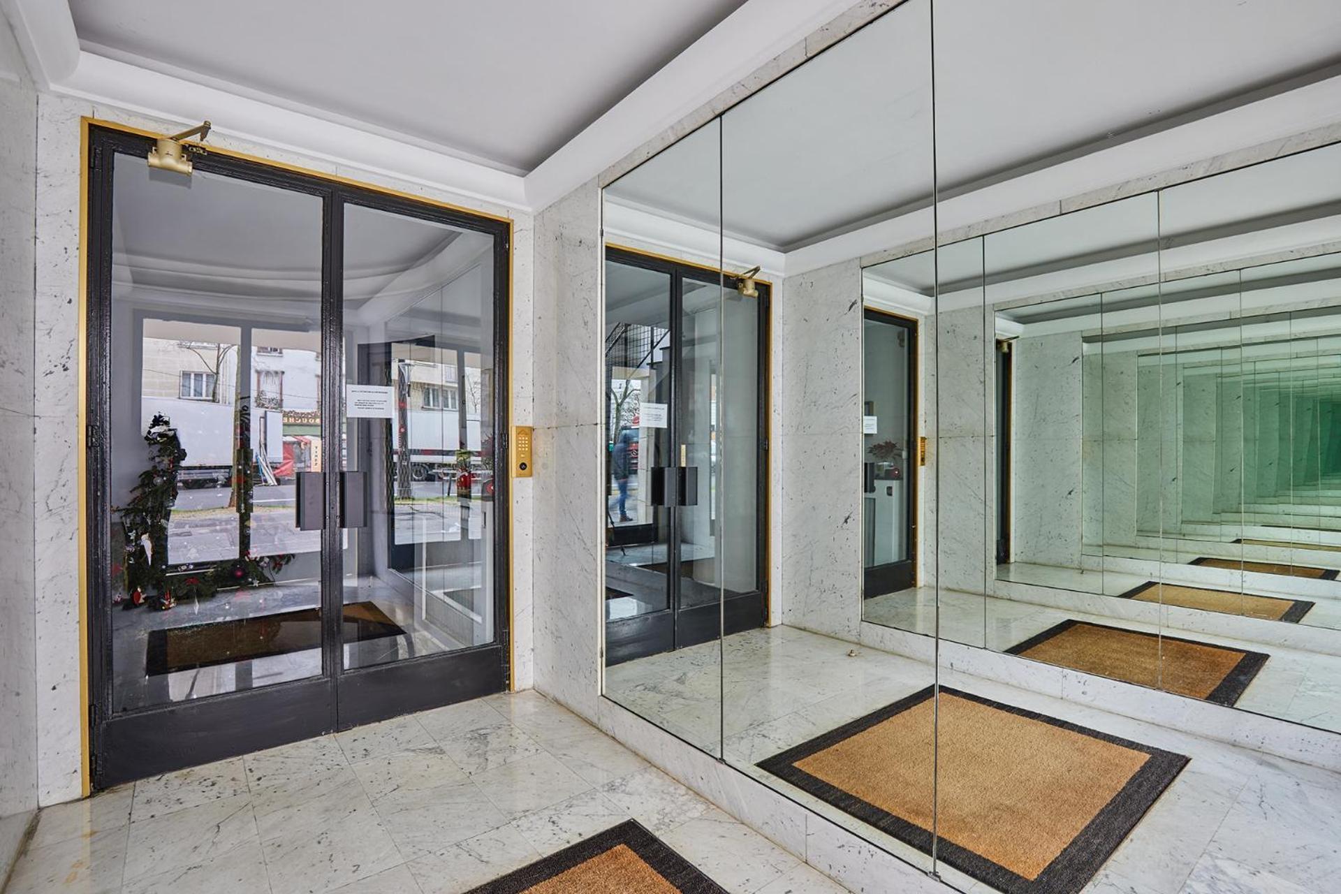 Spacious & Modern 2br 2ba L 16 Near Roland Garros *