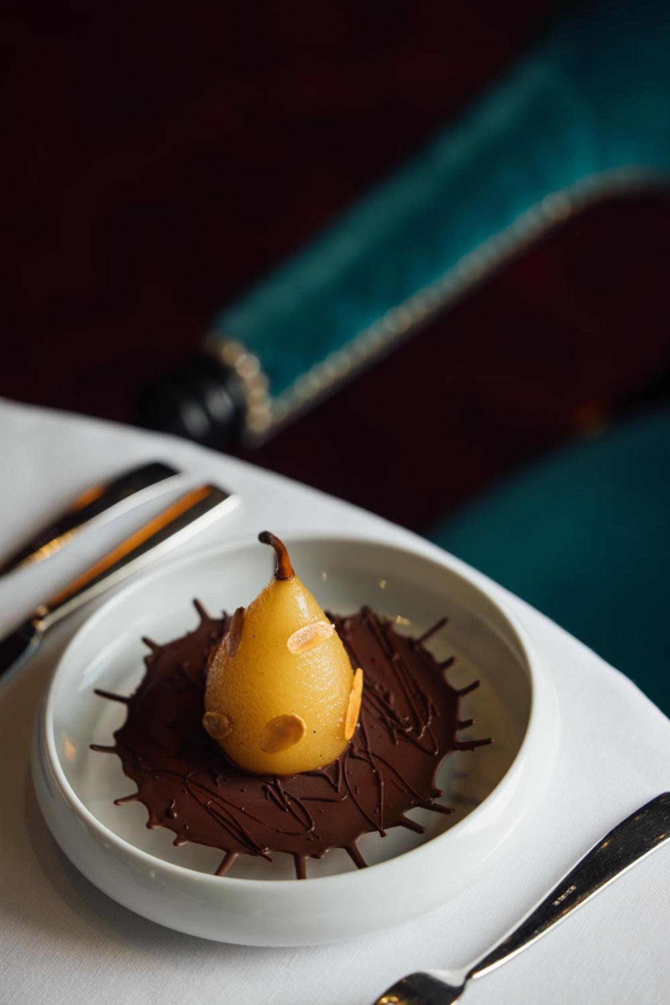 Barriere Fouquet's Hotel