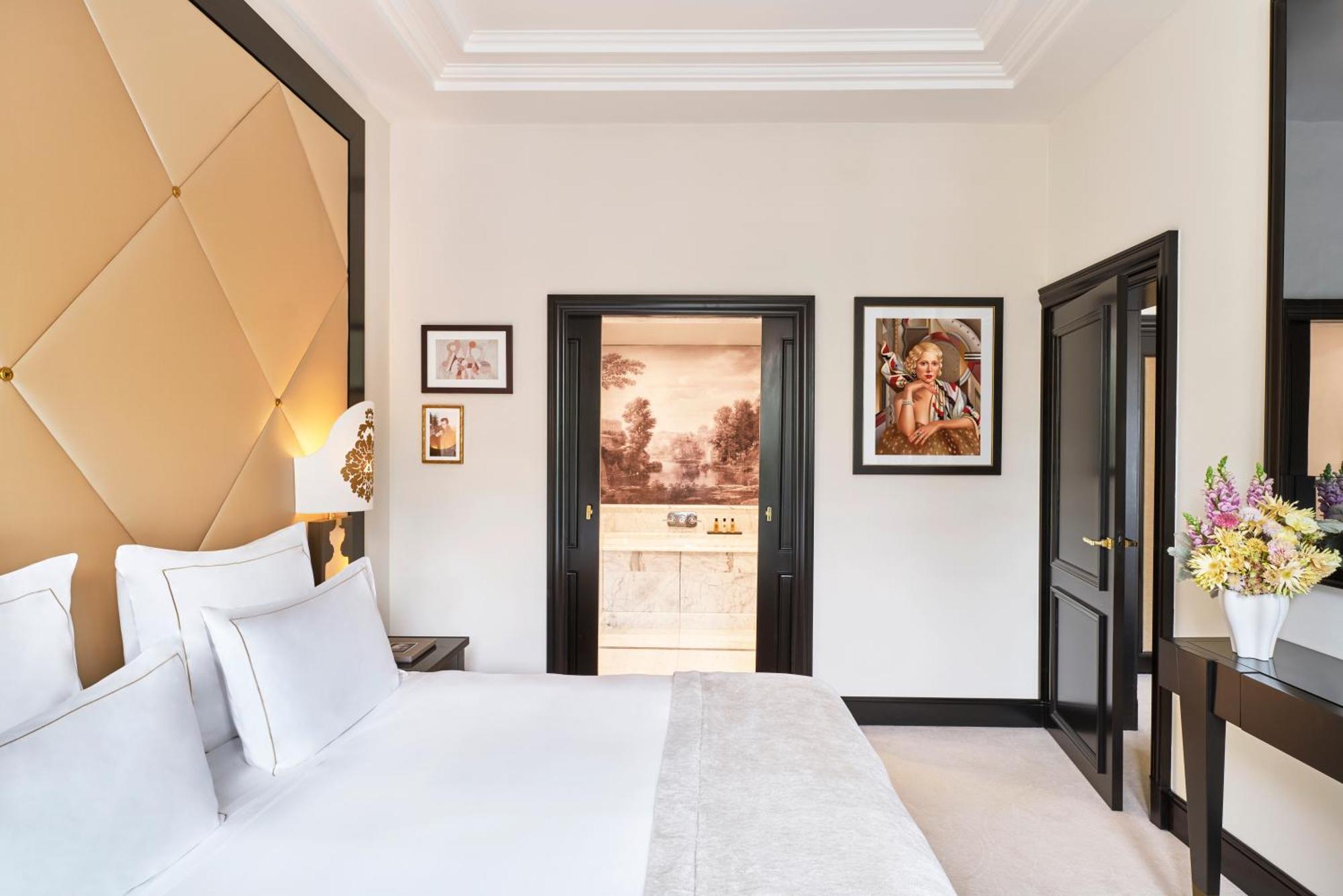 Barriere Fouquet's Hotel