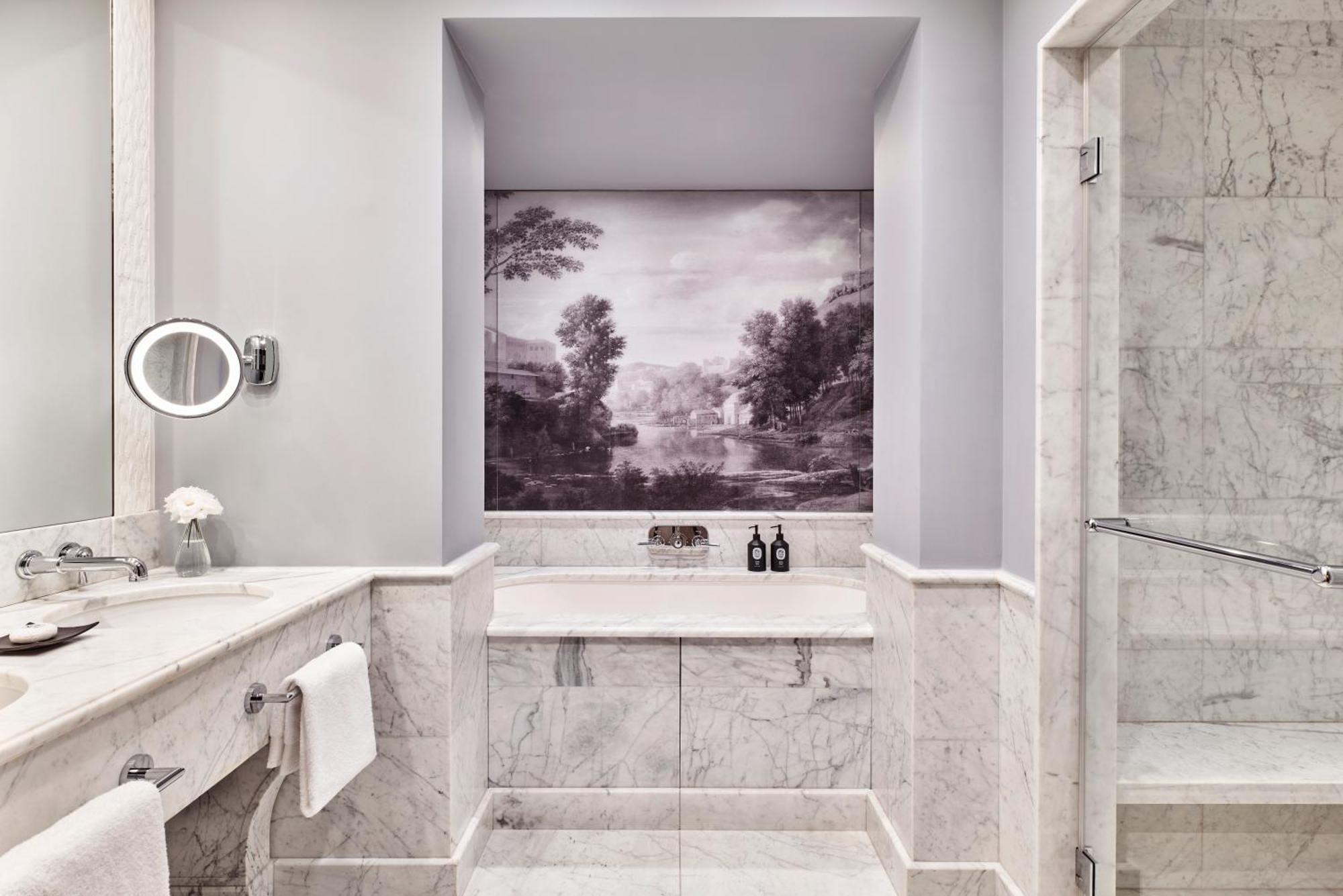 Barriere Fouquet's Hotel Paris