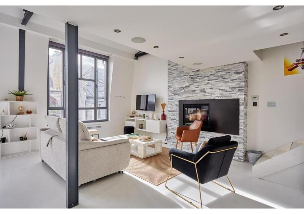 Duplex Center Of By Prestige