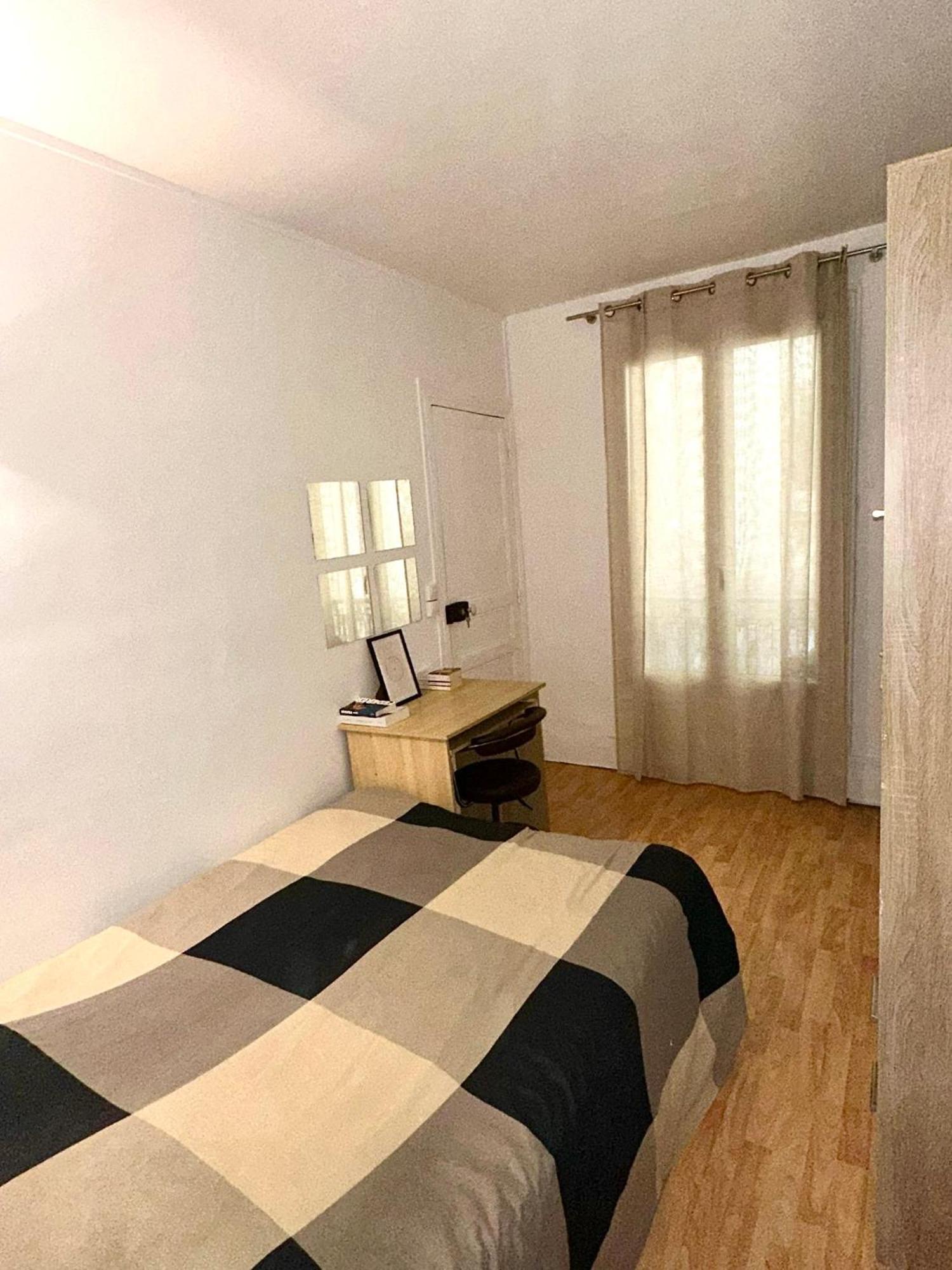 Cosy Dans Partage 2 Pieces Proche Tour Eiffel Cozy Bedroom In A Shared 2-room Near Eiffel Tower Privatunterkunft