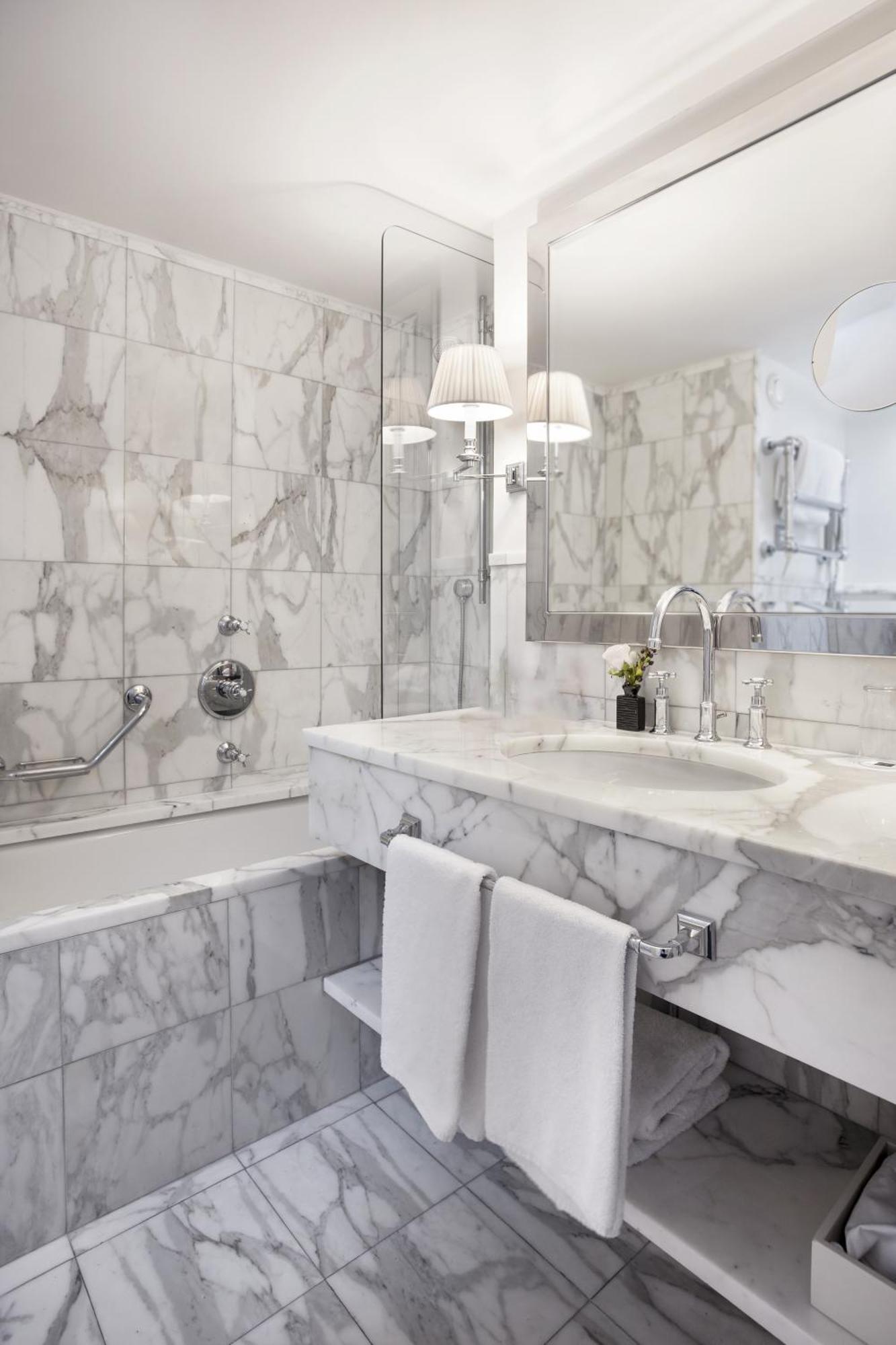 Castille Hotel