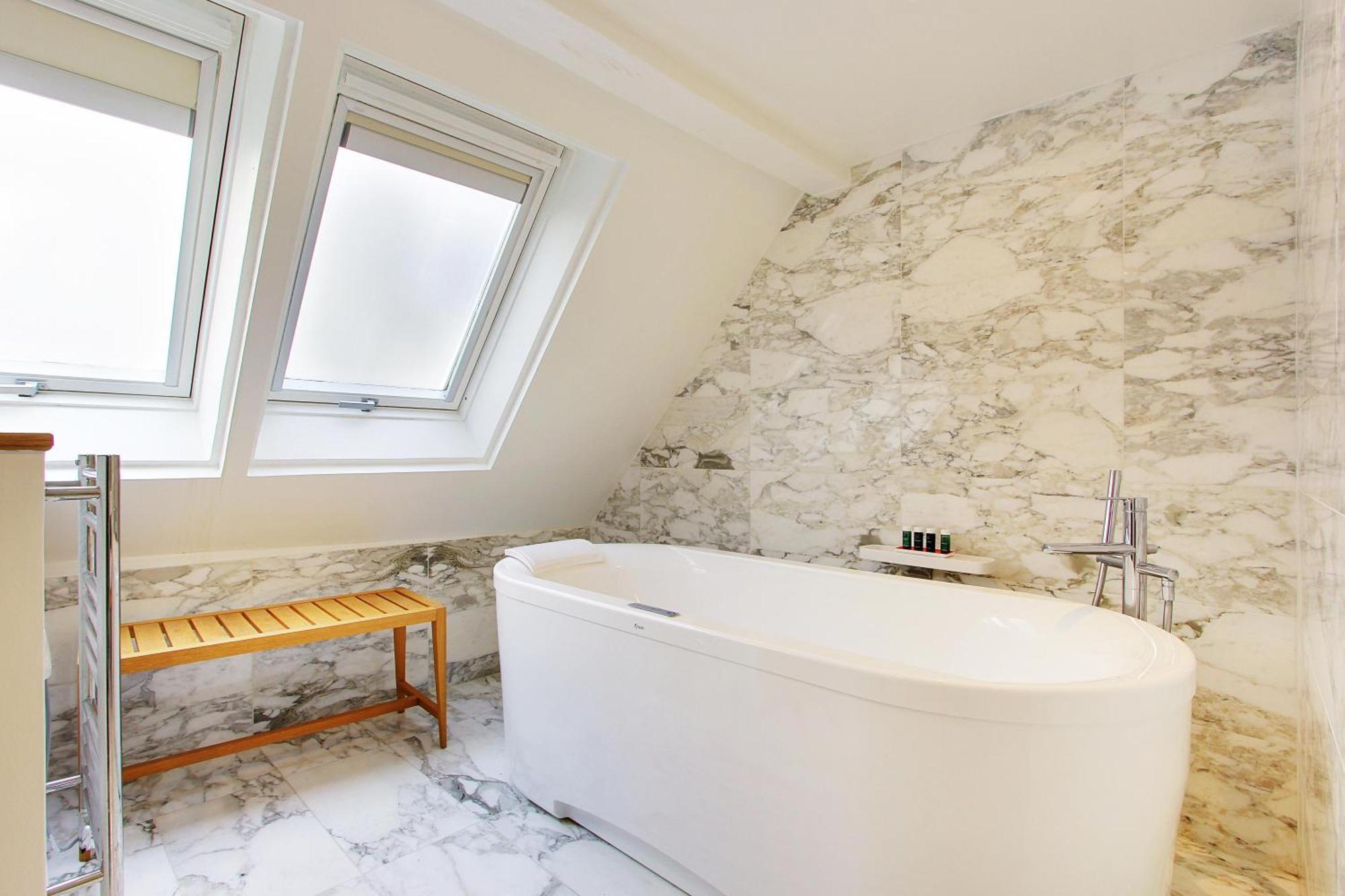 Artus 4* Paris