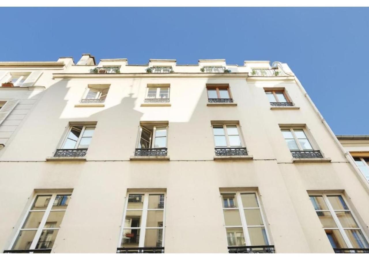 Charming Rue De Bretagne Paris