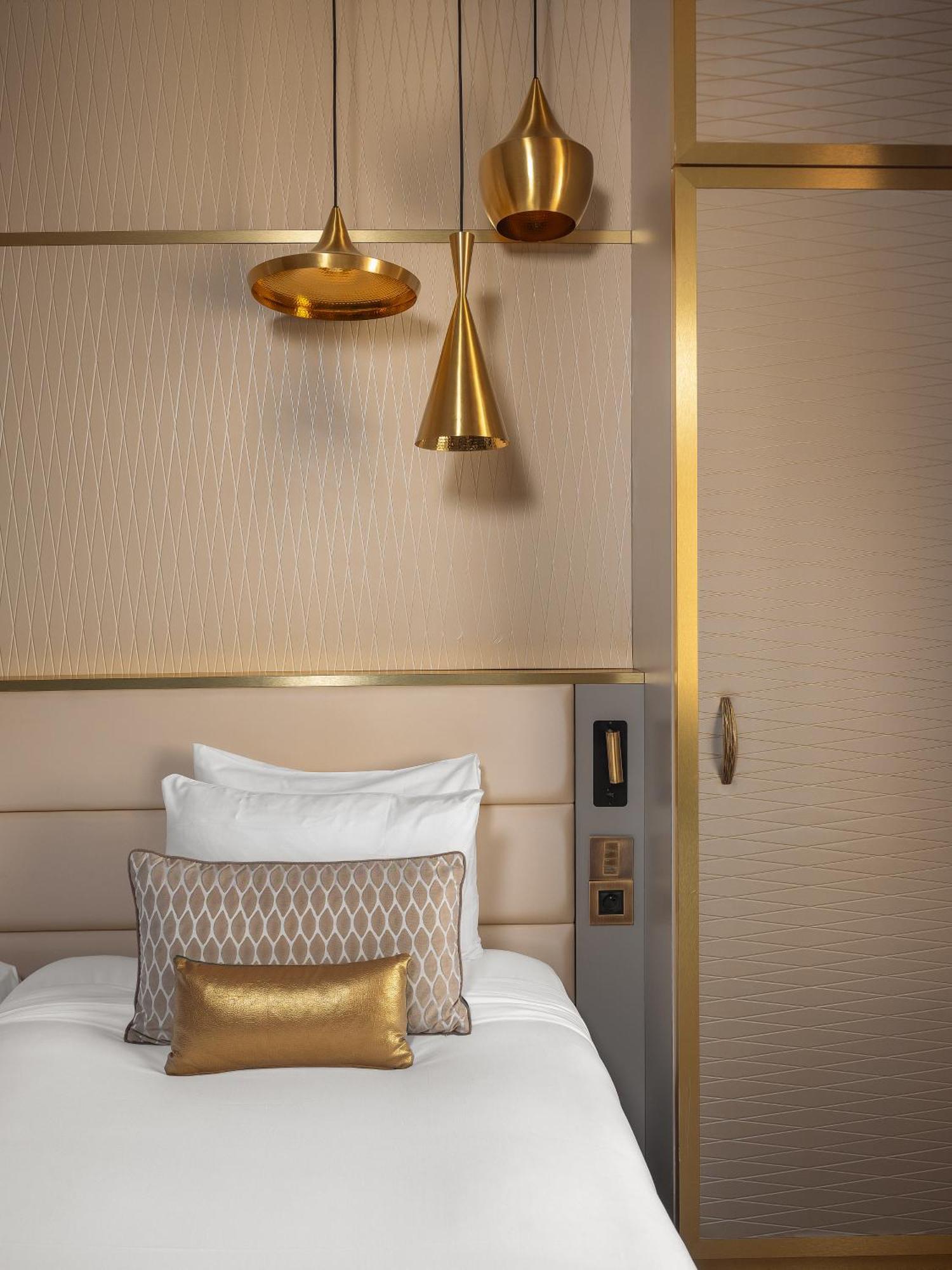 Niepce Paris, Curio Collection By Hilton Hotel Paris