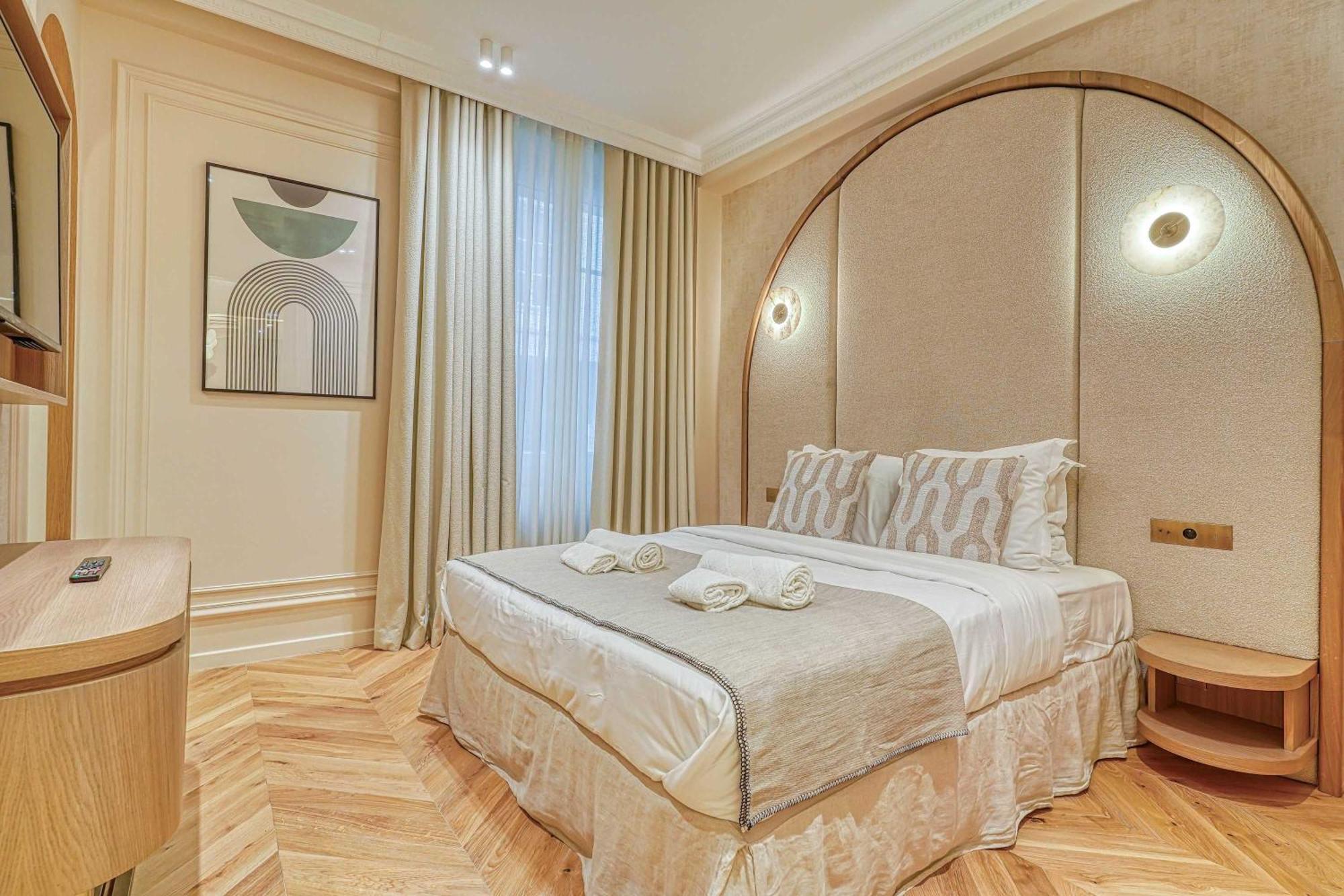 Sumptuous Opera Vendome By Studioprestige