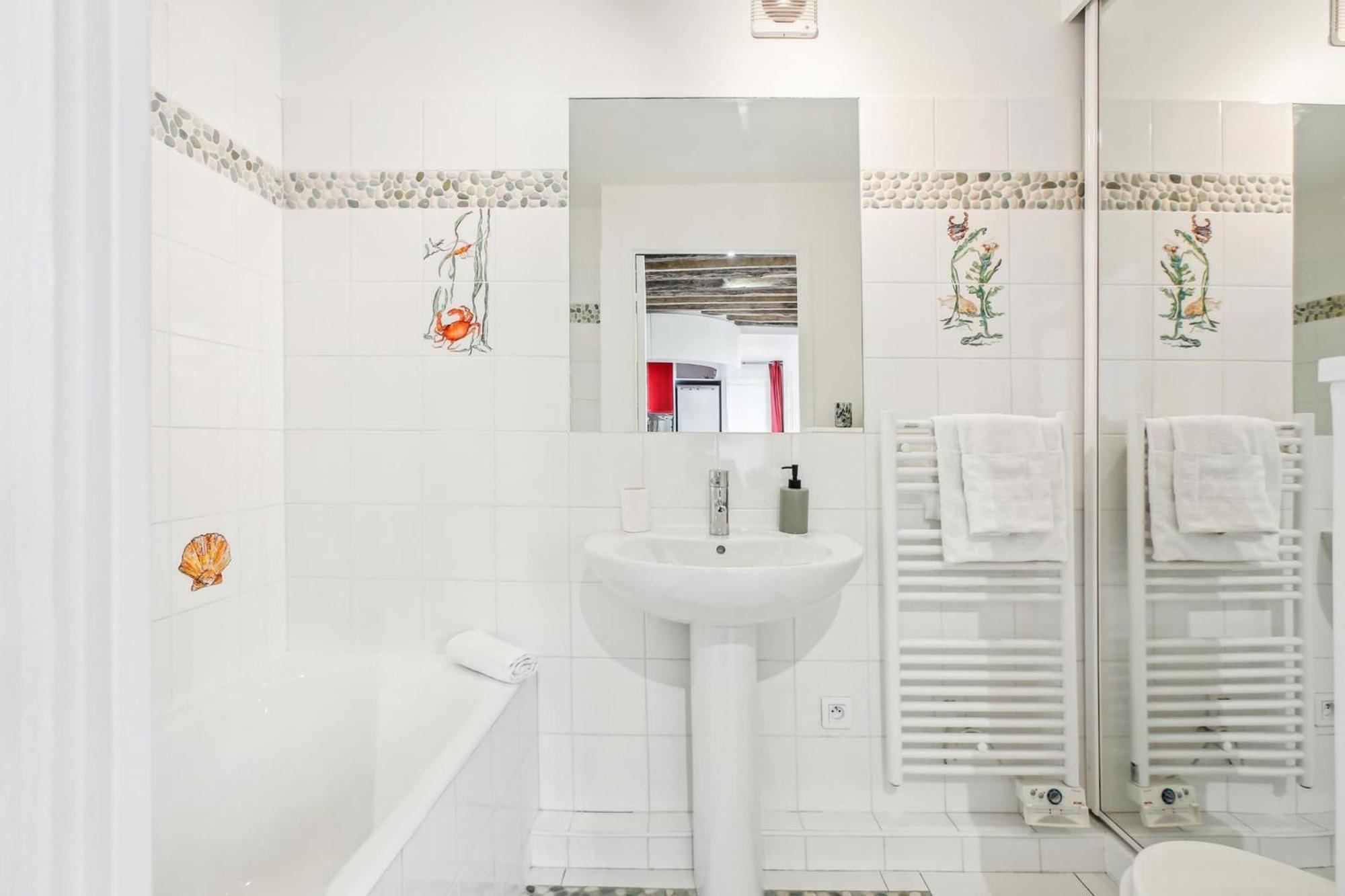 Apartment Spacious 1br In The Heart Of & Pompidou Paris