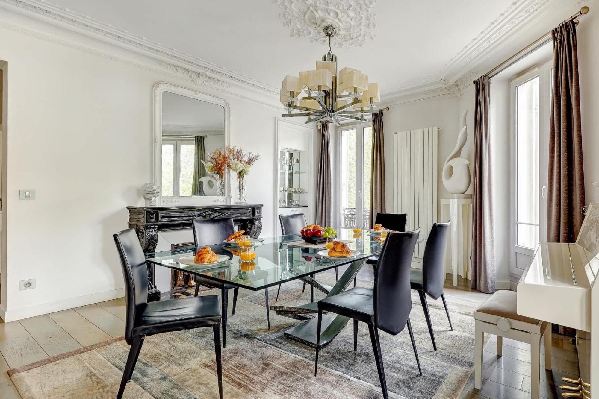 Elegant 3br Champs-elysees & Arc De Triomphe