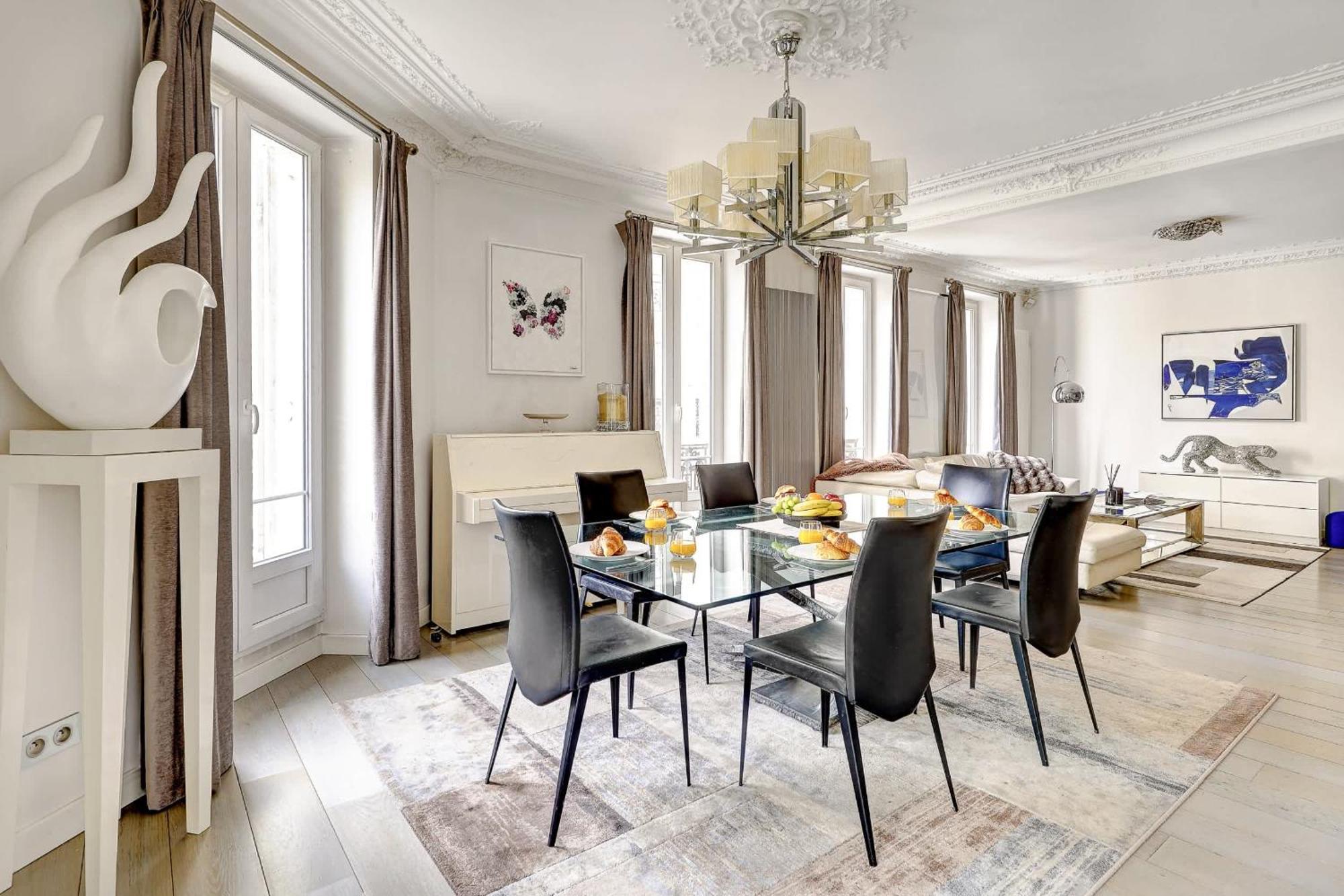 Elegant 3br Champs-elysees & Arc De Triomphe Apartment Paris
