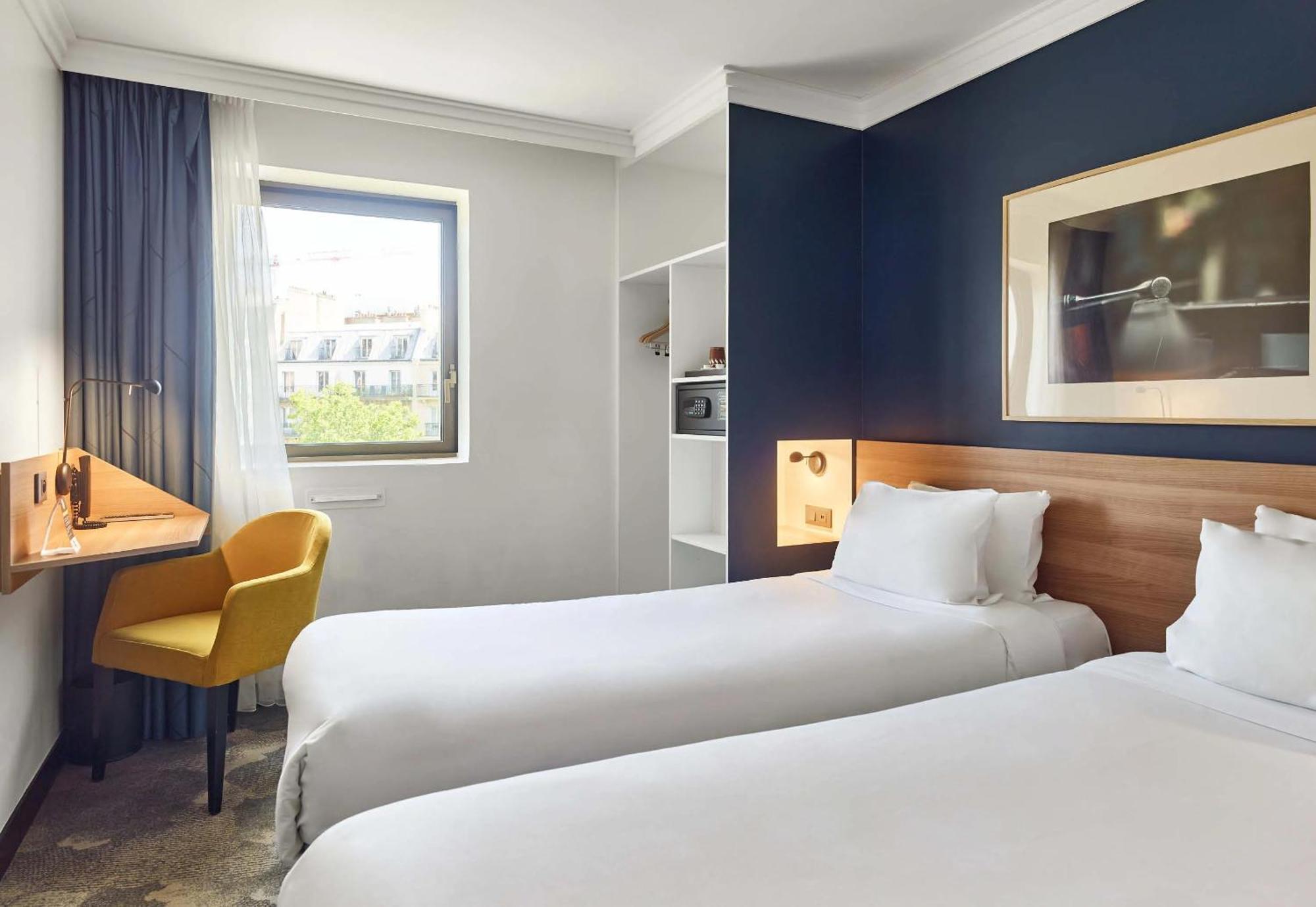 Hotel 17 Batignolles