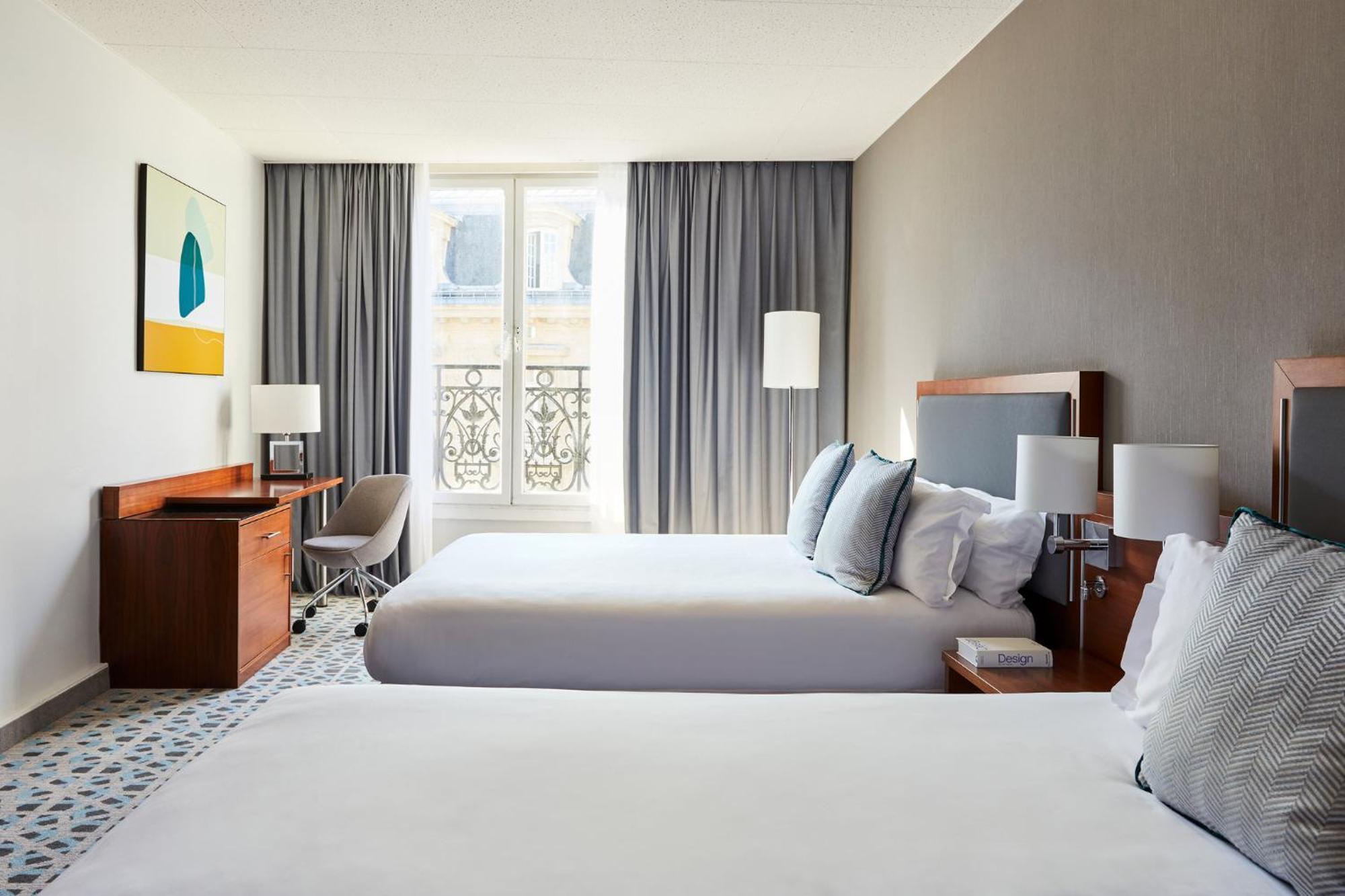 Crowne Plaza Republique By Ihg Hotel 4*