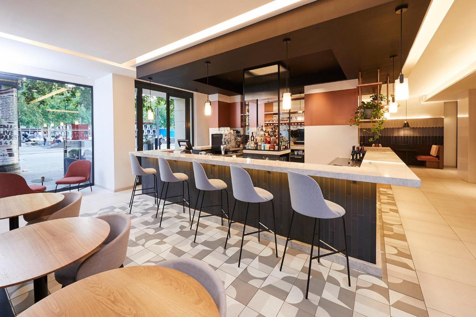 Crowne Plaza Republique By Ihg Hotel 4*
