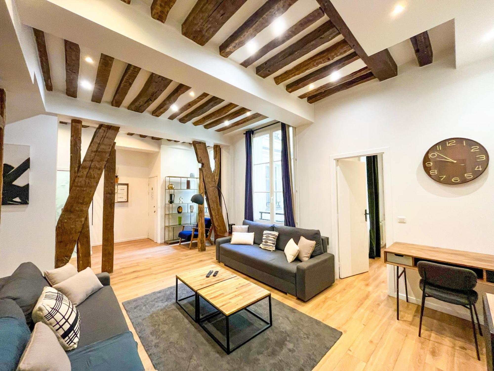 Urban Flat 67 - Spacious Parisian Flat In Apartment