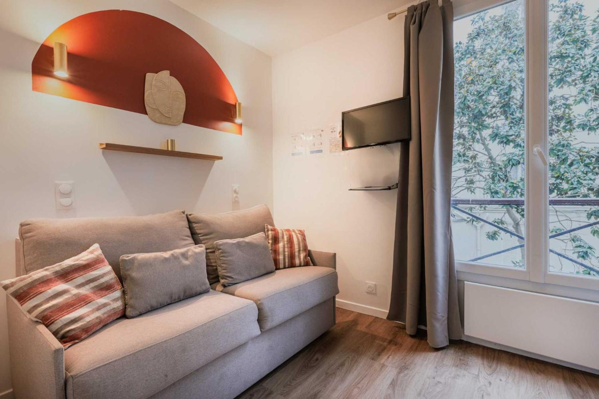 Intimate - 2p - Faubourg-montmartre * Paris