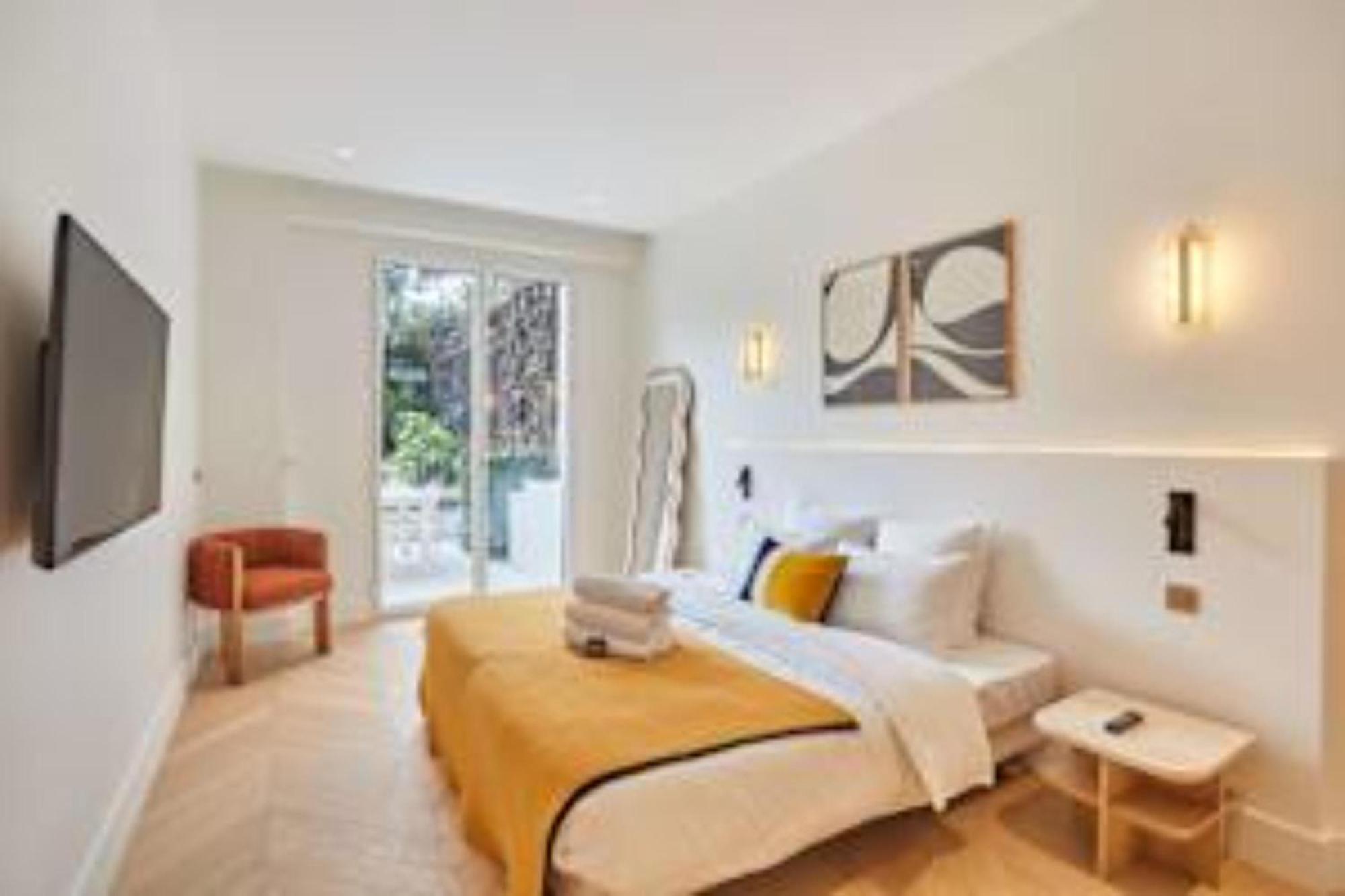 Sumptuous With Garden Arc De Triomphe Apartment *