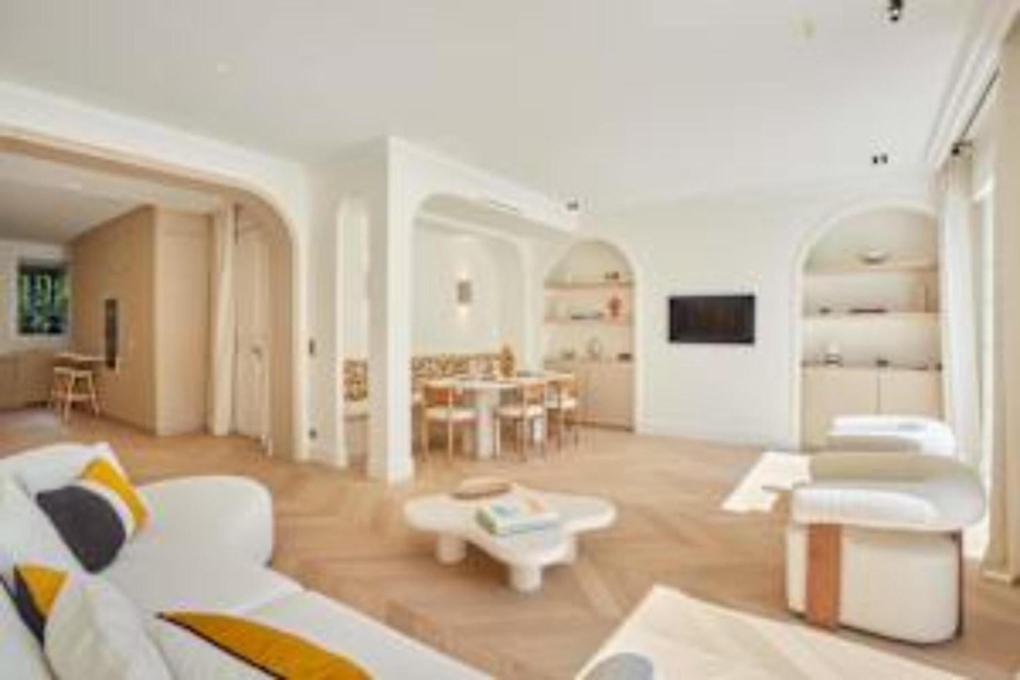 Sumptuous With Garden Arc De Triomphe Apartment