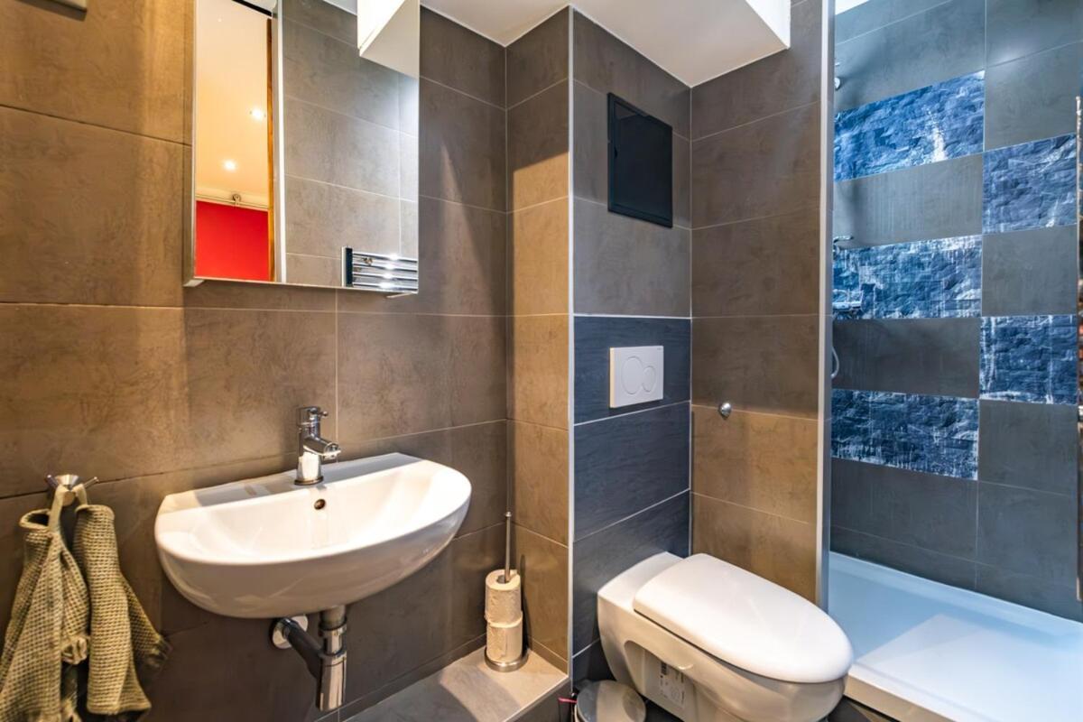 Bright At Les Invalides - 4 Guests Apartment *