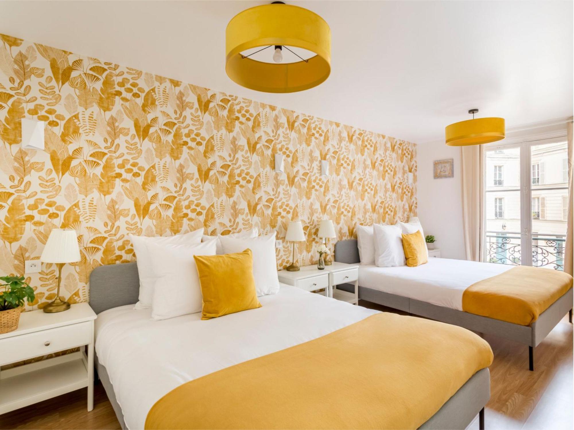 Merveil Family - Champs Elysees - Roosevelt * Paris