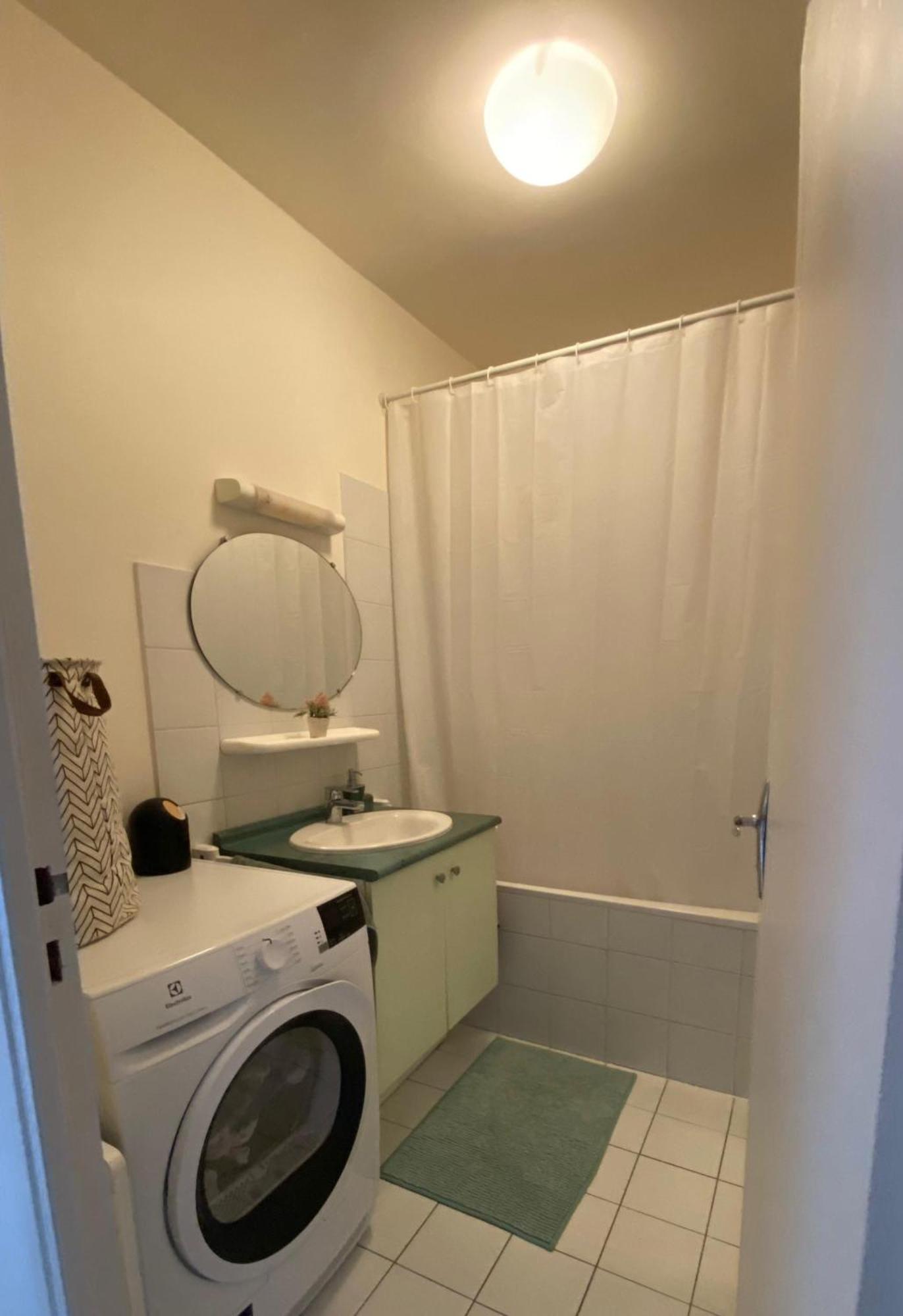 Proche Pantheon - Voisin De Emily In Apartment Paris
