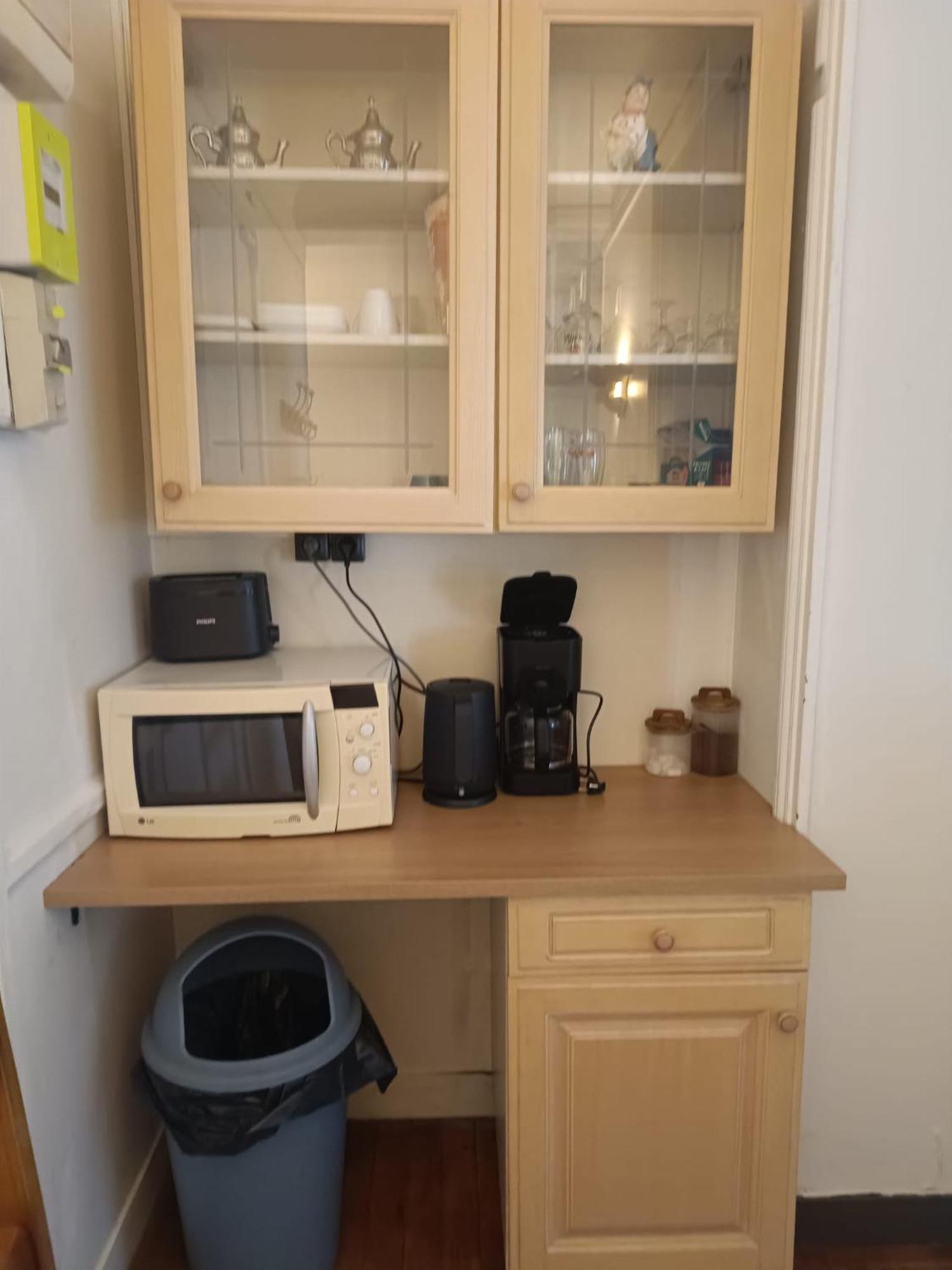 Hostel Privees Dans Un De 2 Pieces A 13e