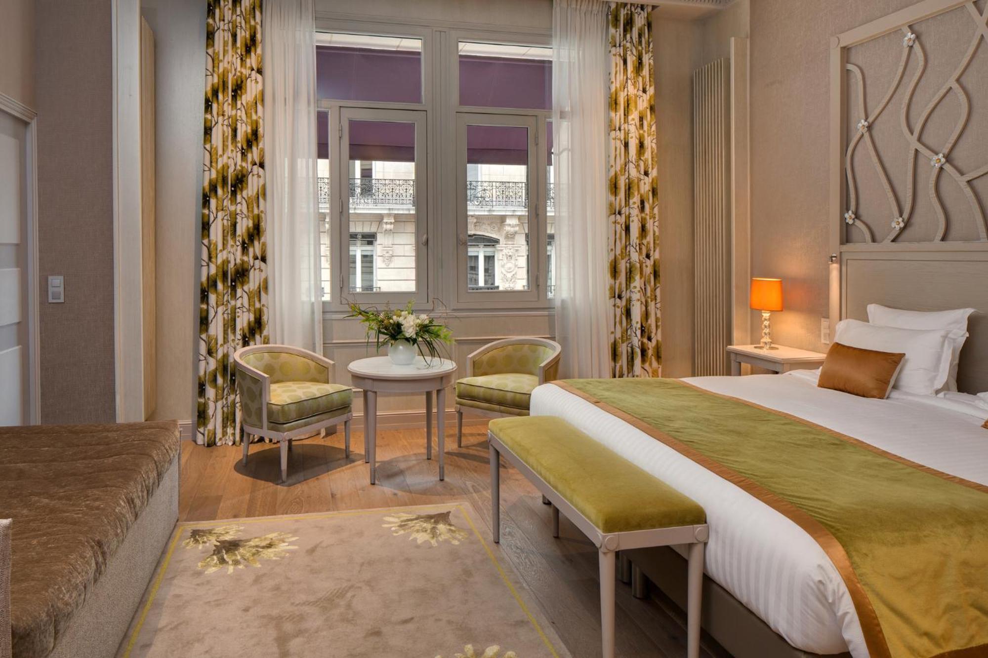 Chateau Frontenac Hotel Paris