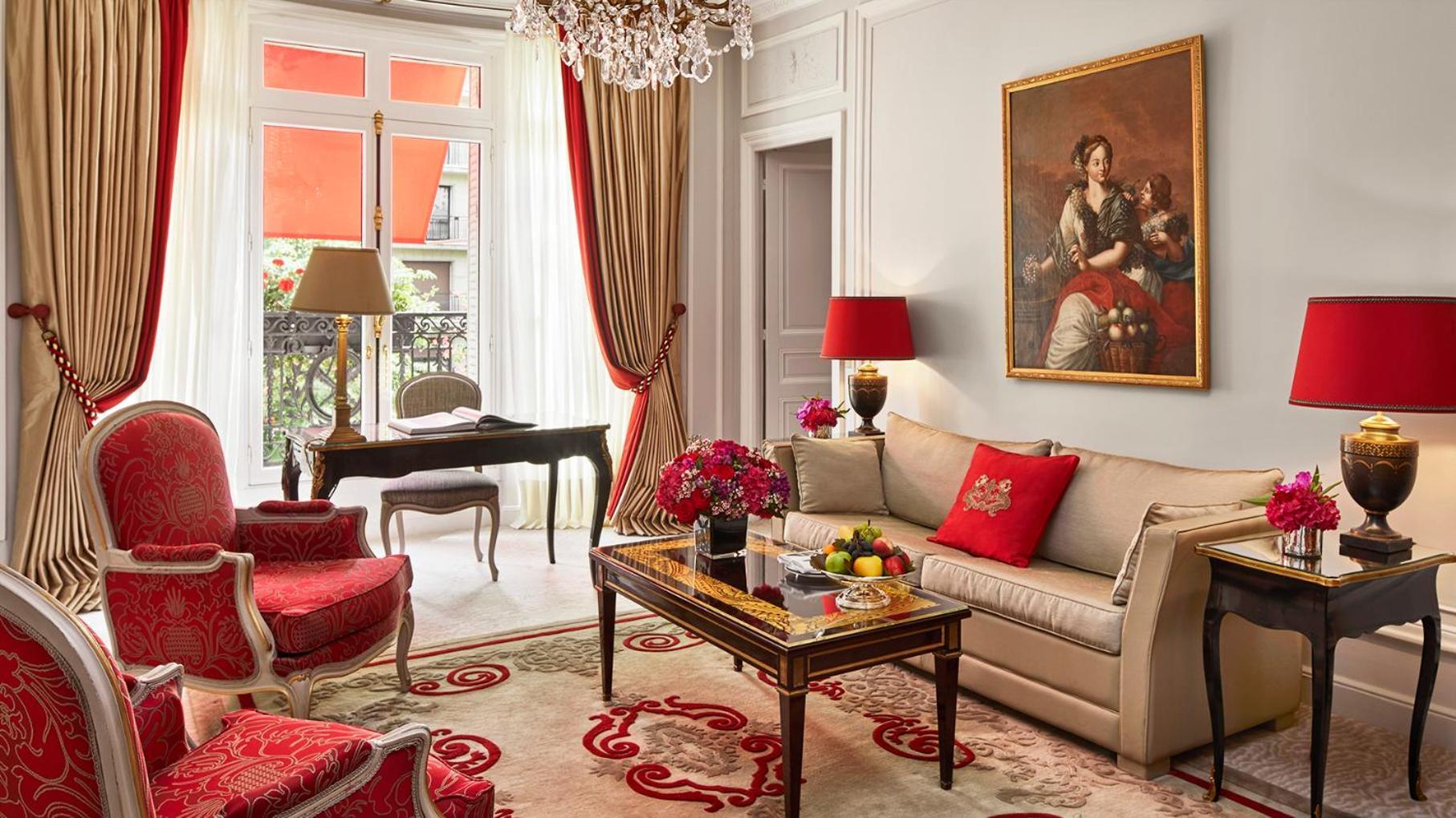 Plaza Athenee - Dorchester Collection 5* Paris
