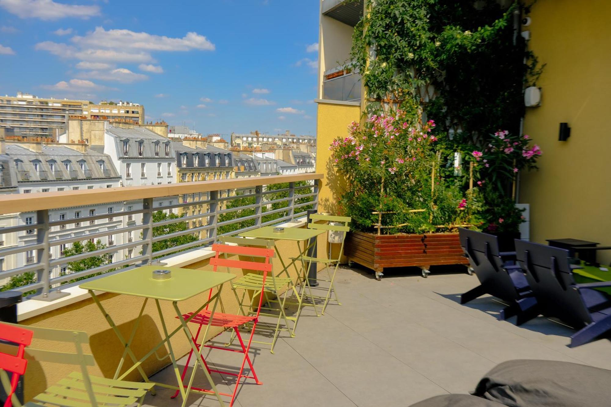 The People - Bercy Hostel