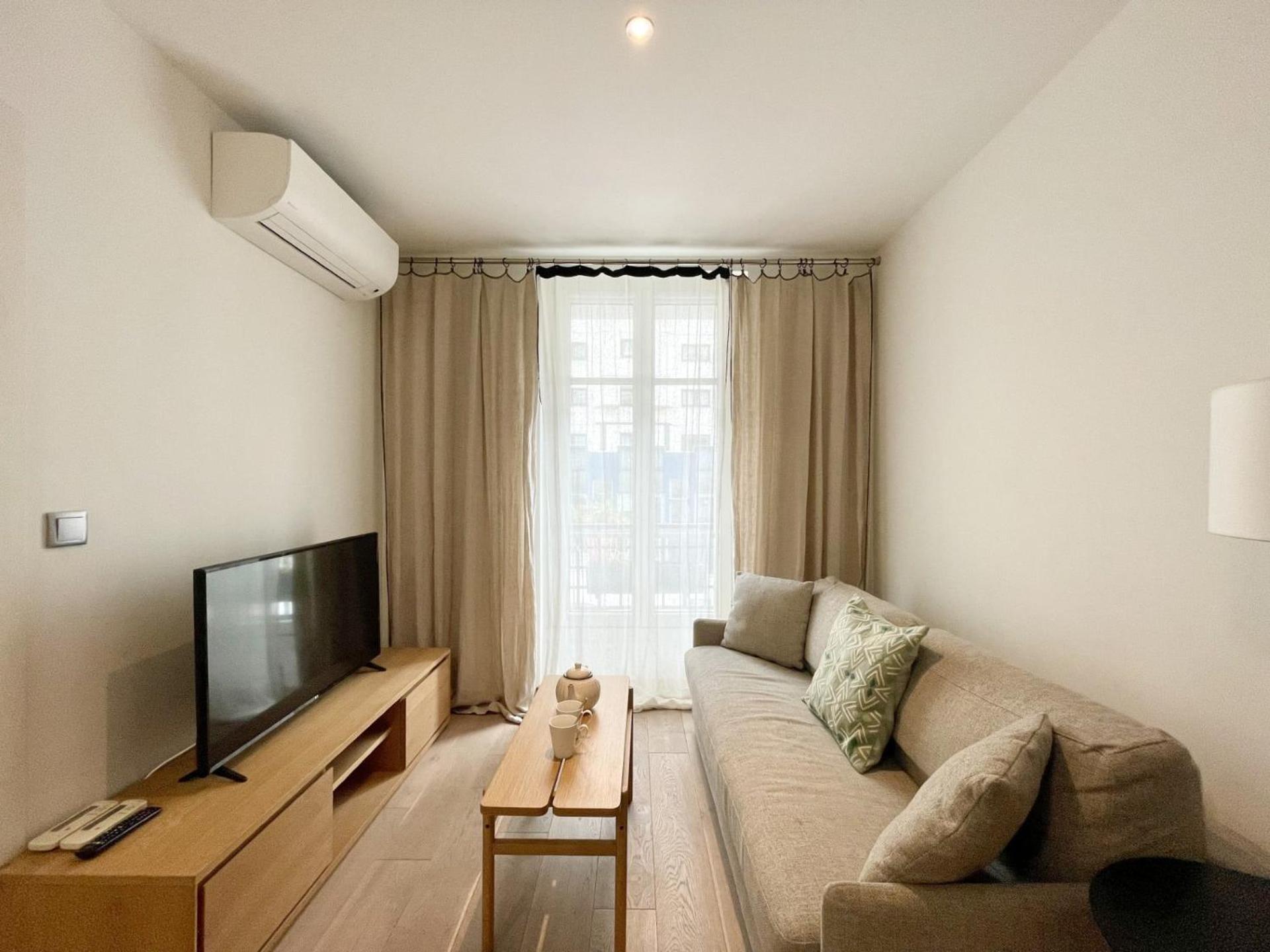 Parisian L Montmartre Apartment *
