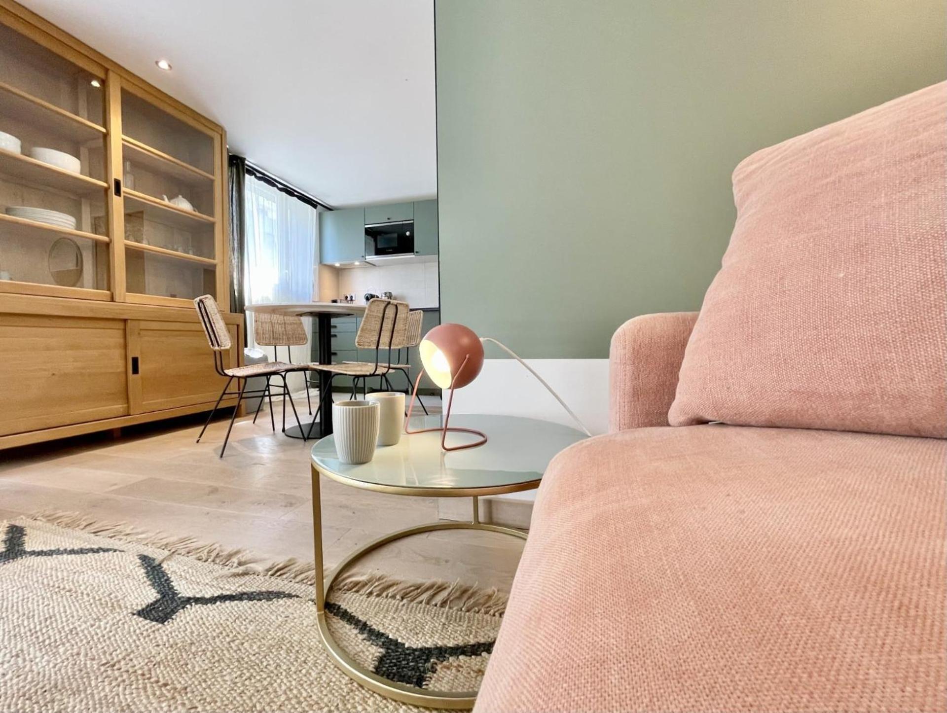 Apartment Parisian L Montmartre *