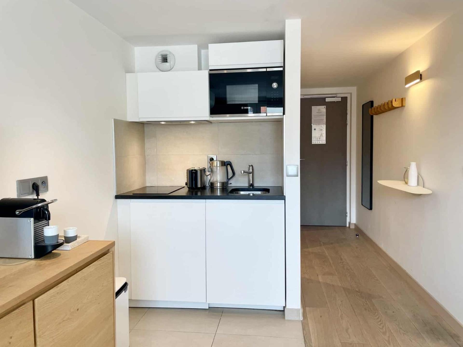 Parisian L Montmartre Apartment *
