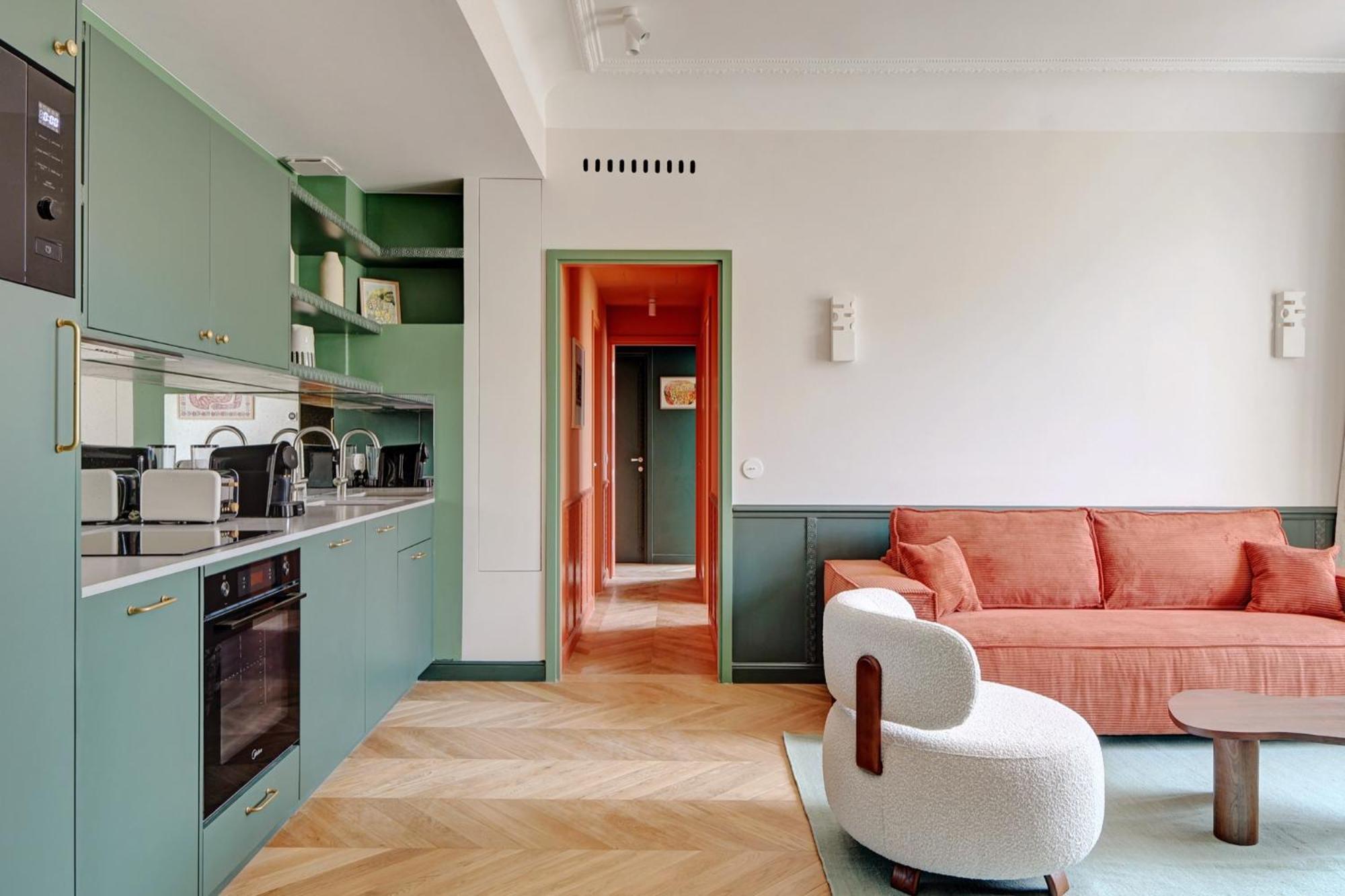 Collection Serviced In Opera - Rue Saint-lazare * Paris