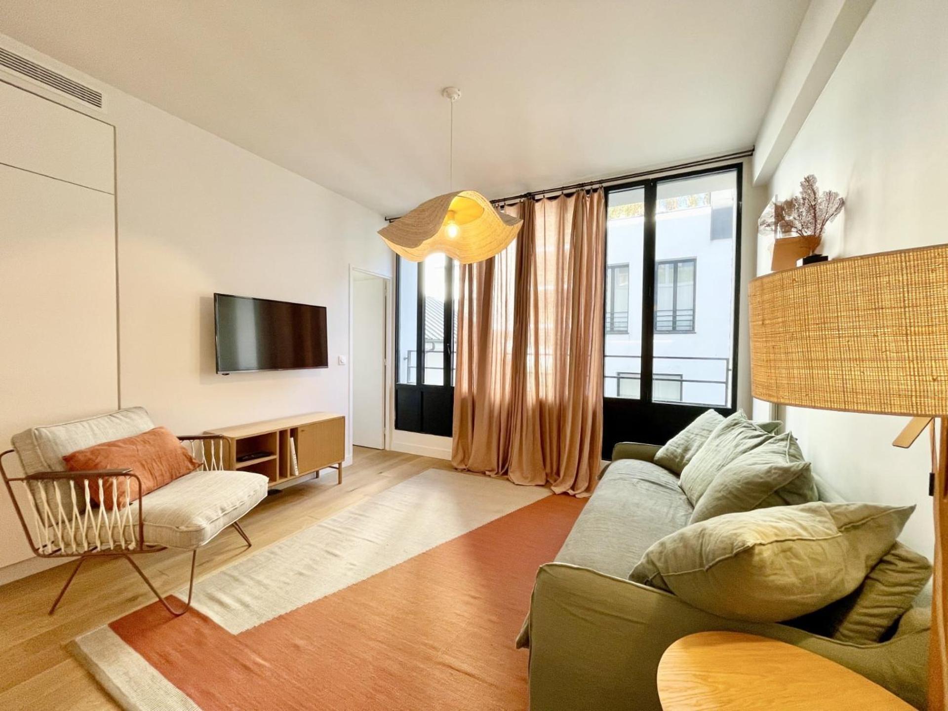 Parisian L Marais Apartment