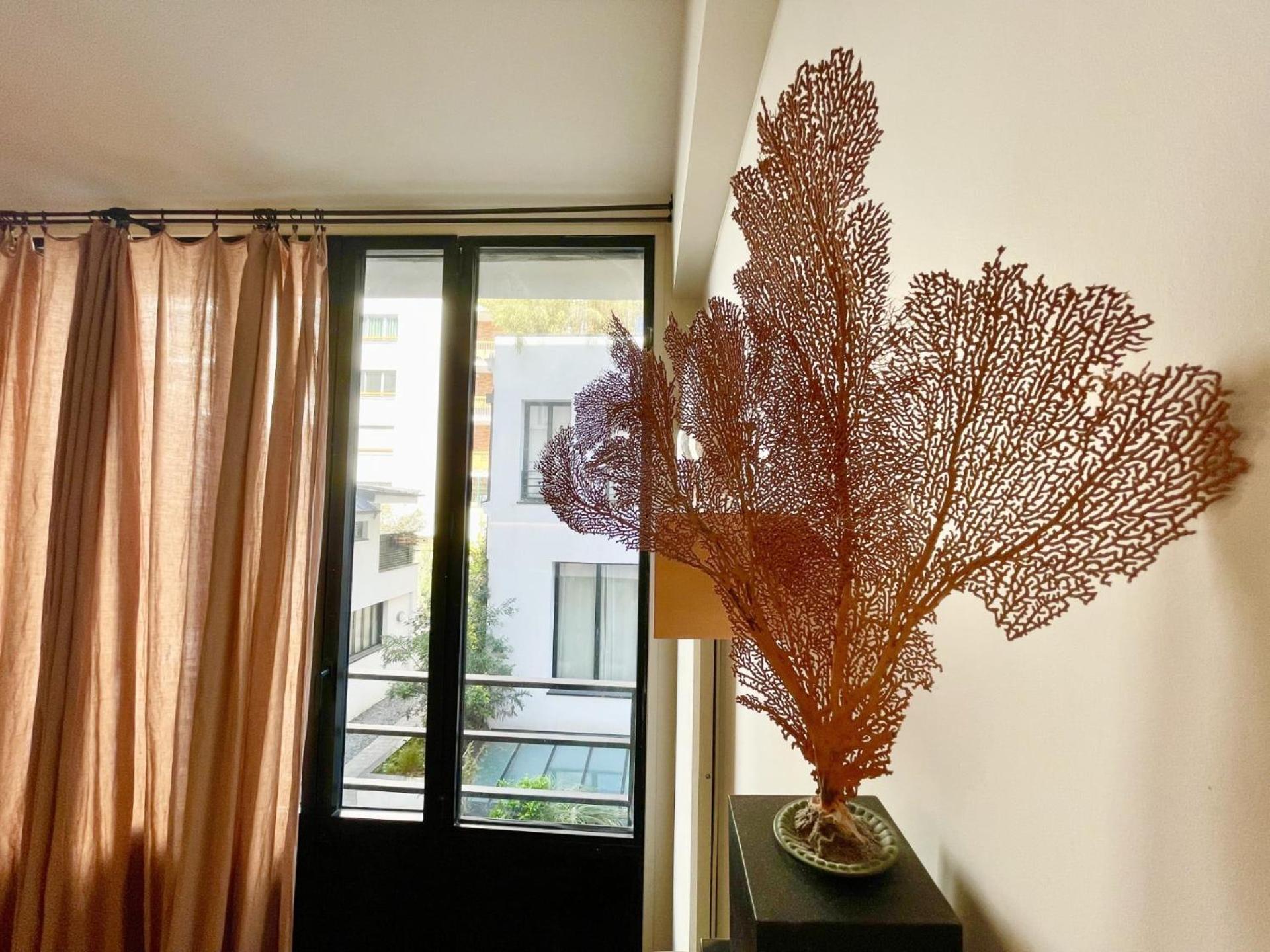Parisian L Marais Apartment *