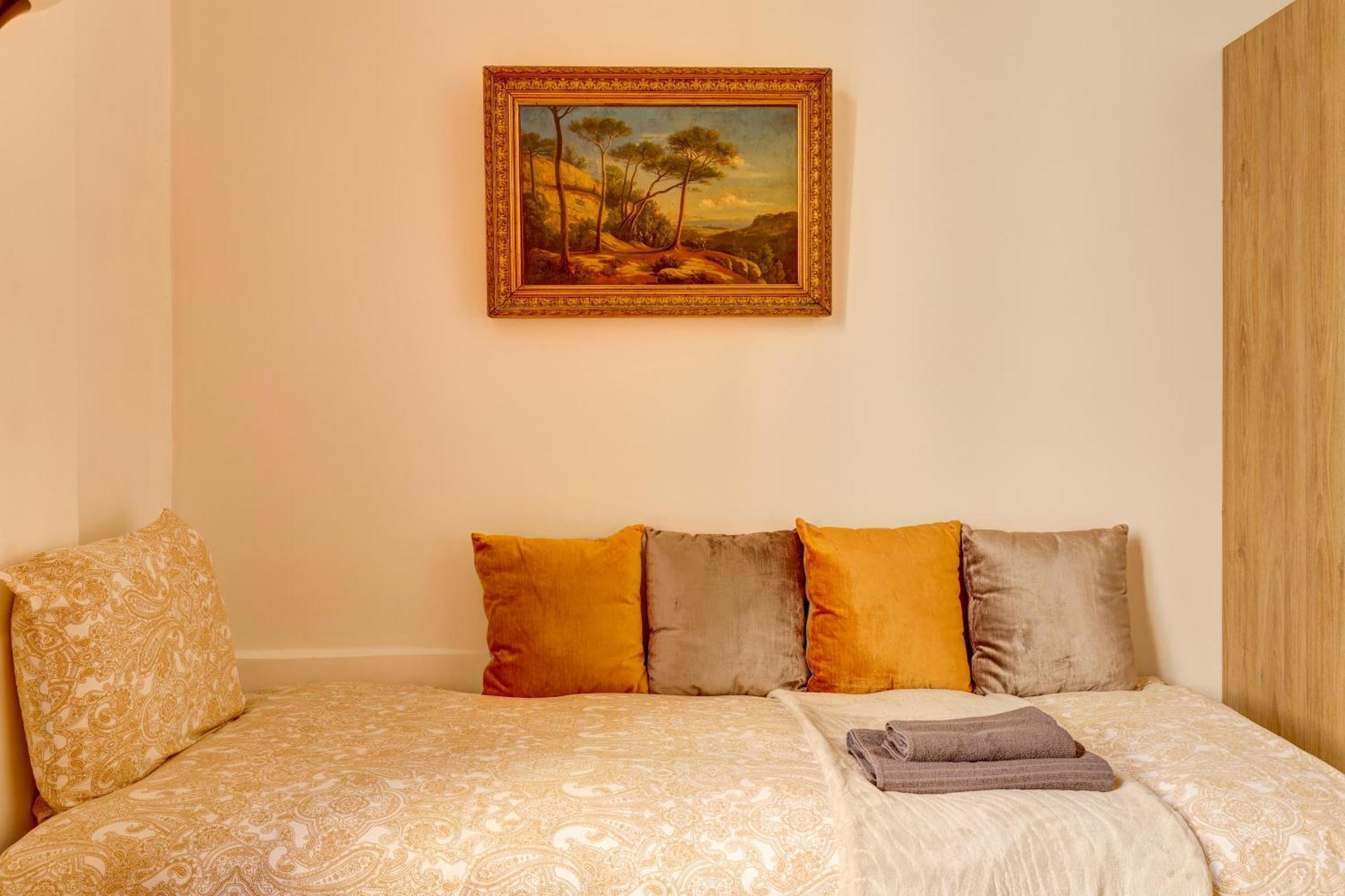 Apartment Small Luxurious In The Heart Of Saint Germain Paris