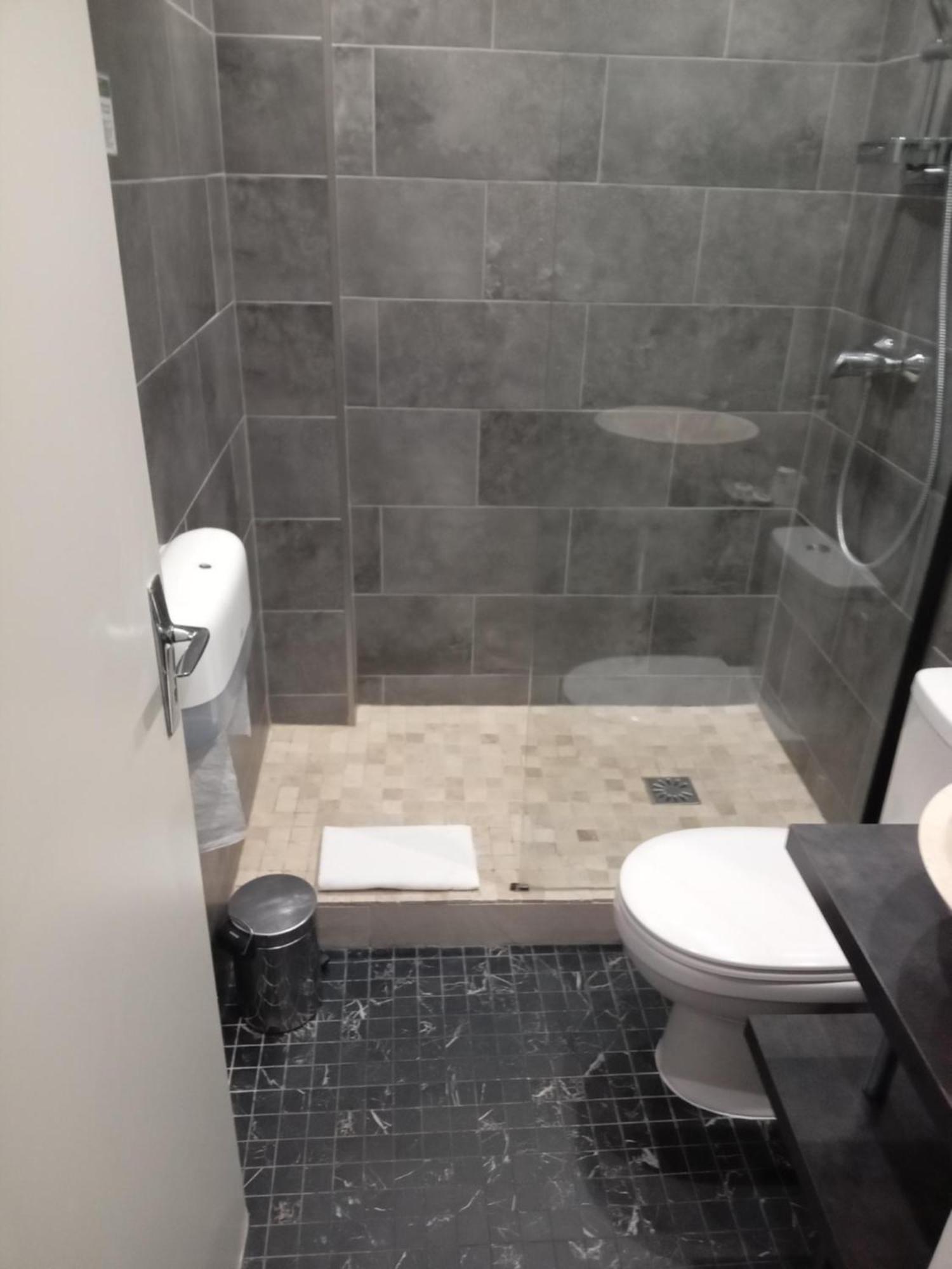 Hotel Modern Est 2*